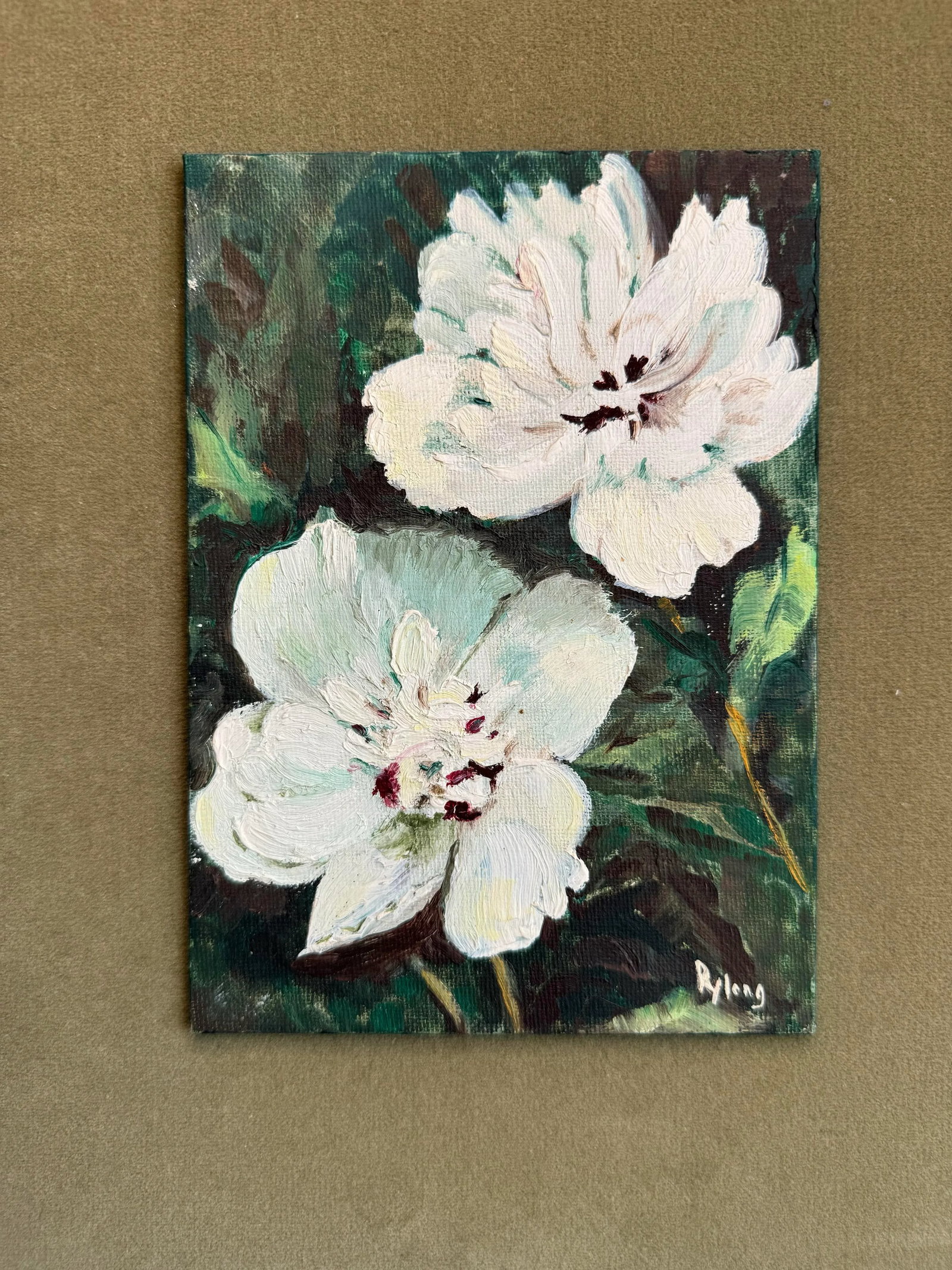 Vintage Impressionist Floral Still Life Framed Original Oil Painting in White, Moss Green & Gold - 4