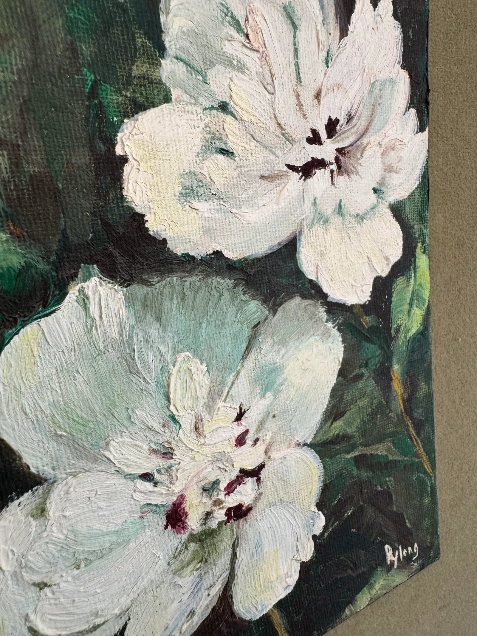 Vintage Impressionist Floral Still Life Framed Original Oil Painting in White, Moss Green & Gold - 5
