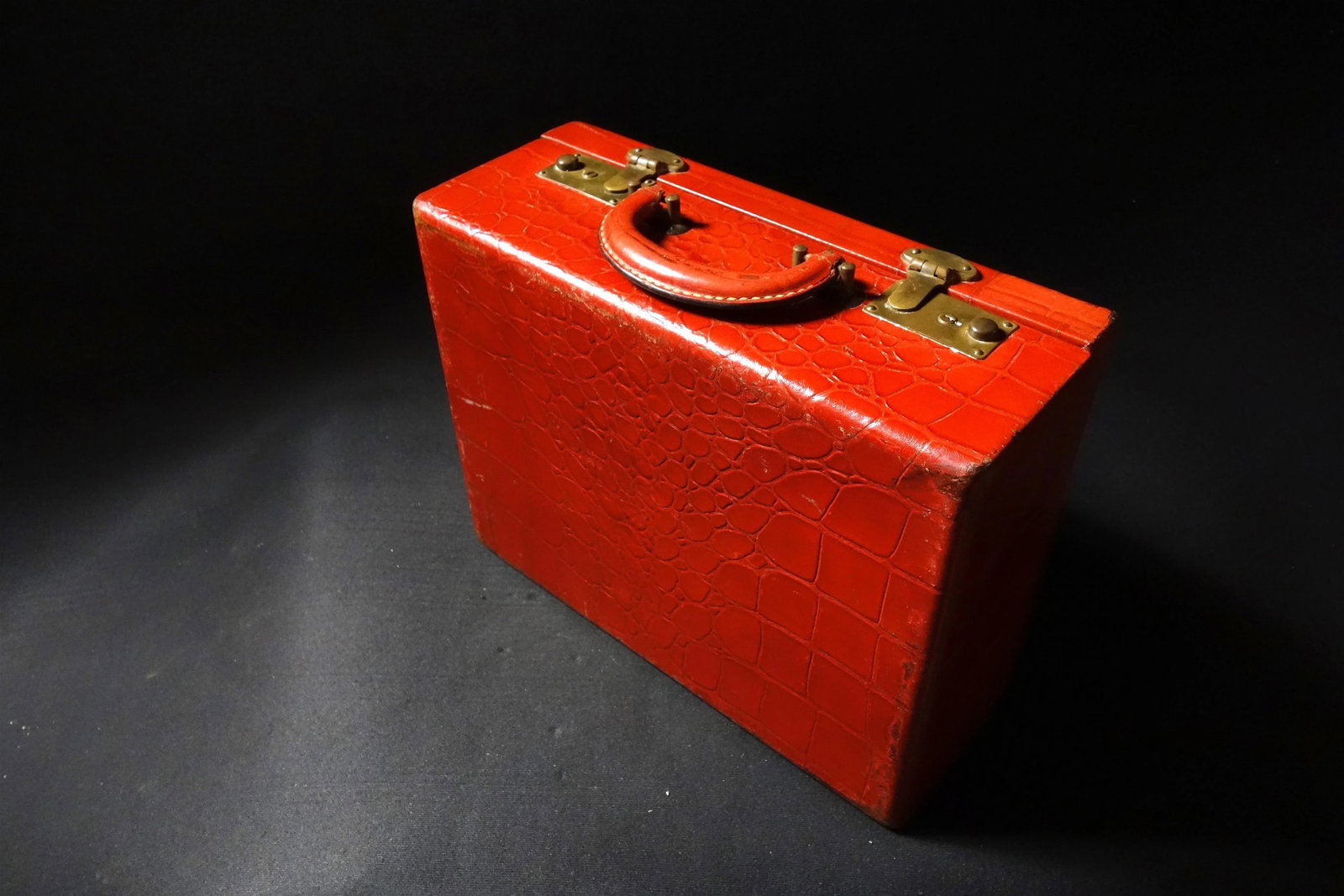Red Croc Embossed Vintage Leather Decor Case - 7