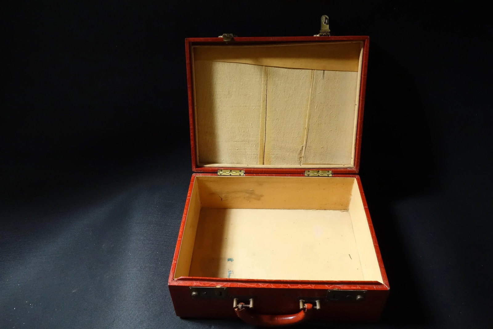 Red Croc Embossed Vintage Leather Decor Case - 8