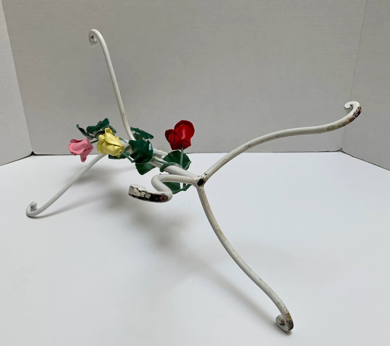 Vintage Midcentury Metal Rose Hand Towel or Jewelry Hanger - 9