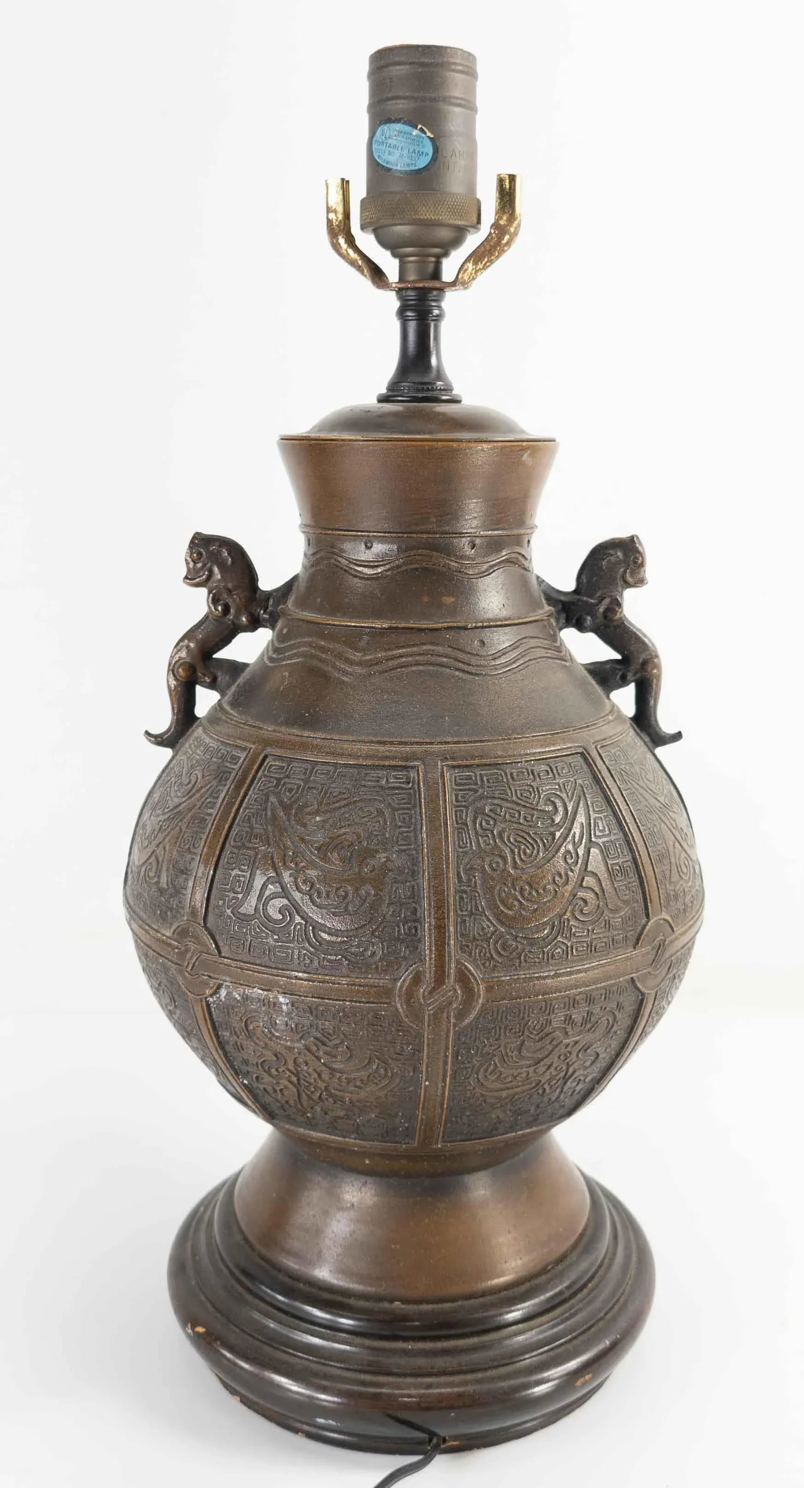 Chinese Bronze Chinoiserie James Mont Style Table Lamp - 3