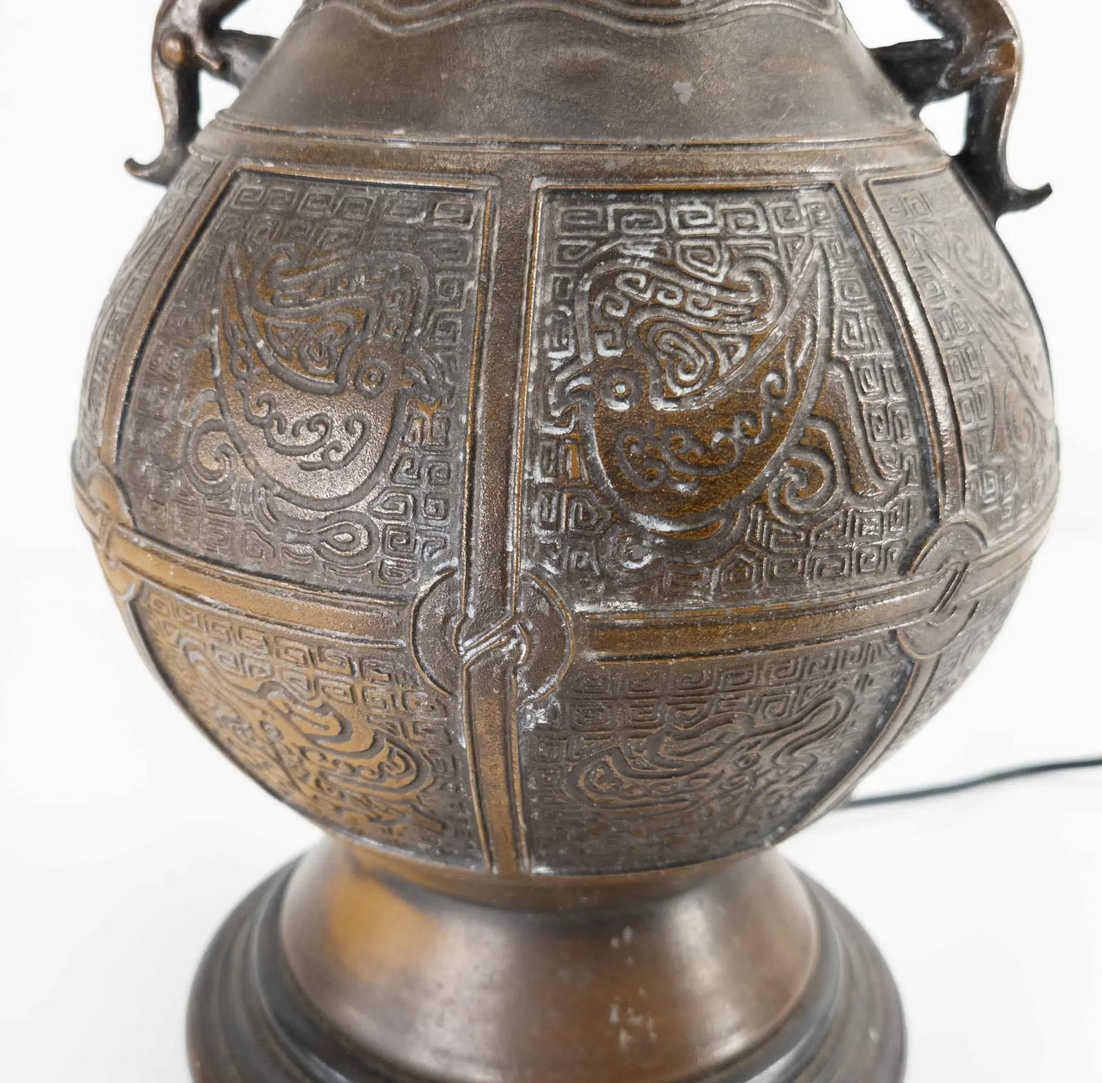 Chinese Bronze Chinoiserie James Mont Style Table Lamp - 5