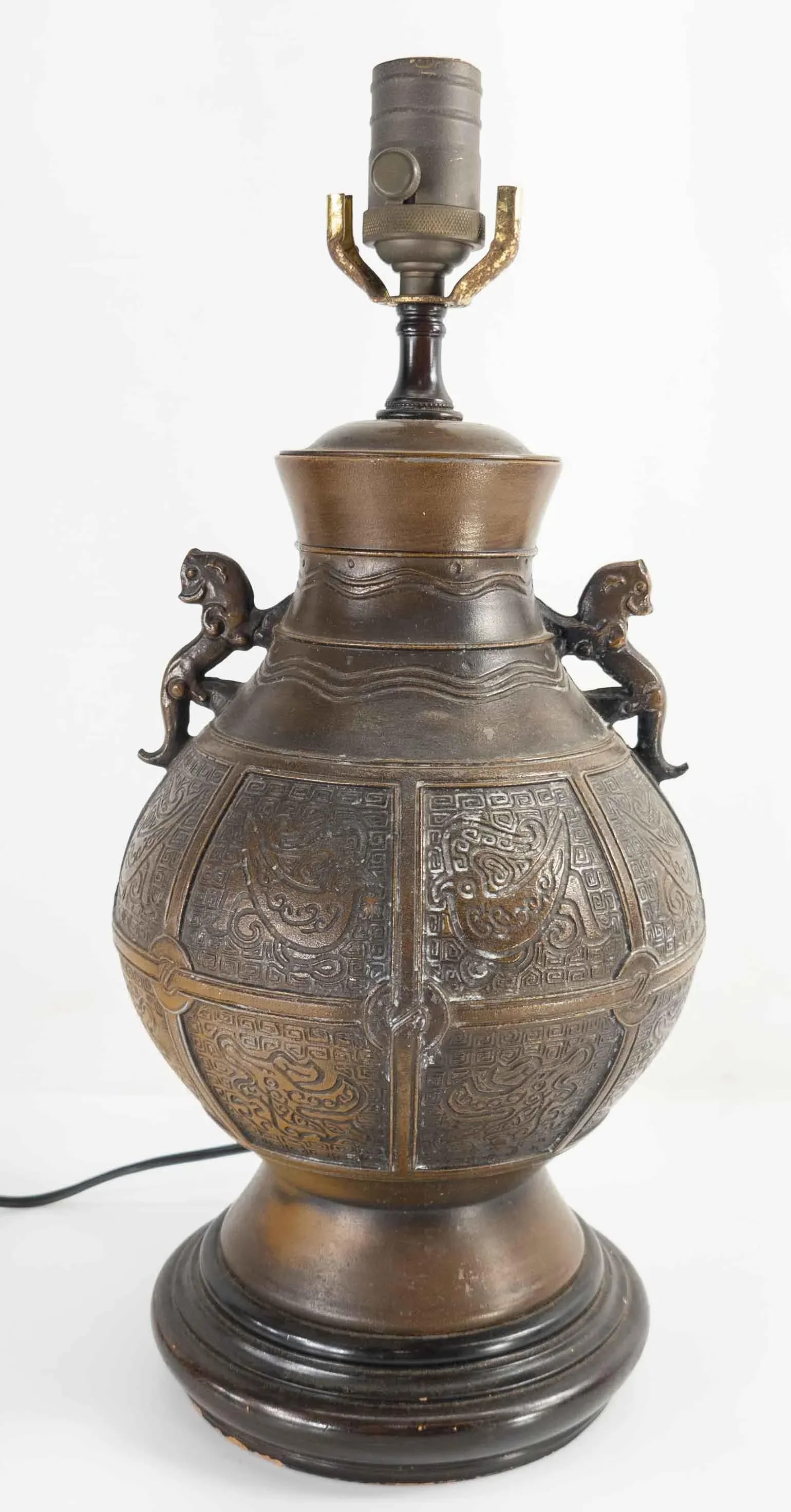 Chinese Bronze Chinoiserie James Mont Style Table Lamp - 9