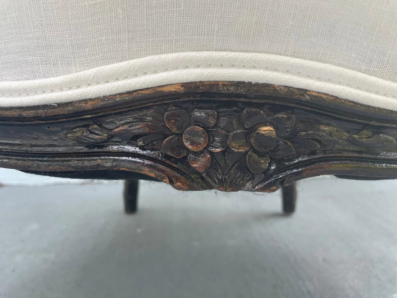 French Louis XV Period Carved Bergere Cabriolet, Paris Circa 1760 - 10