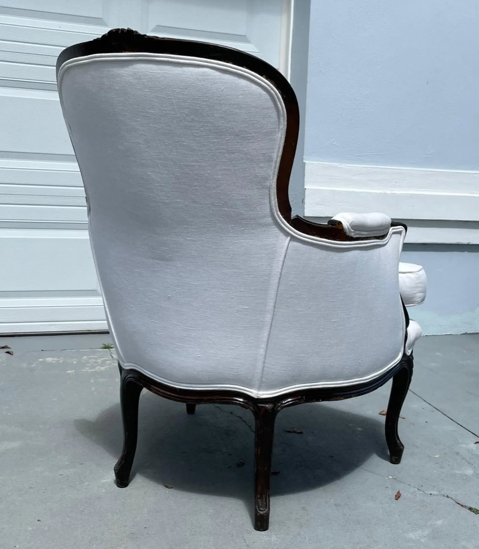 French Louis XV Period Carved Bergere Cabriolet, Paris Circa 1760 - 3