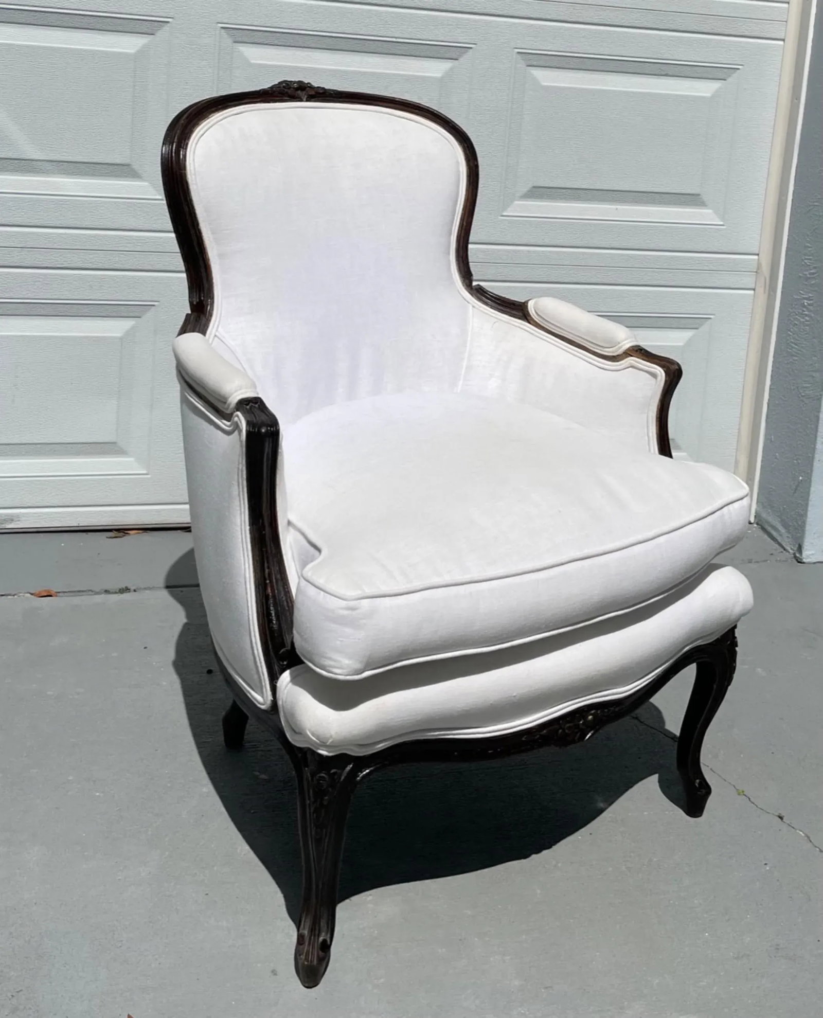 French Louis XV Period Carved Bergere Cabriolet, Paris Circa 1760 - 4