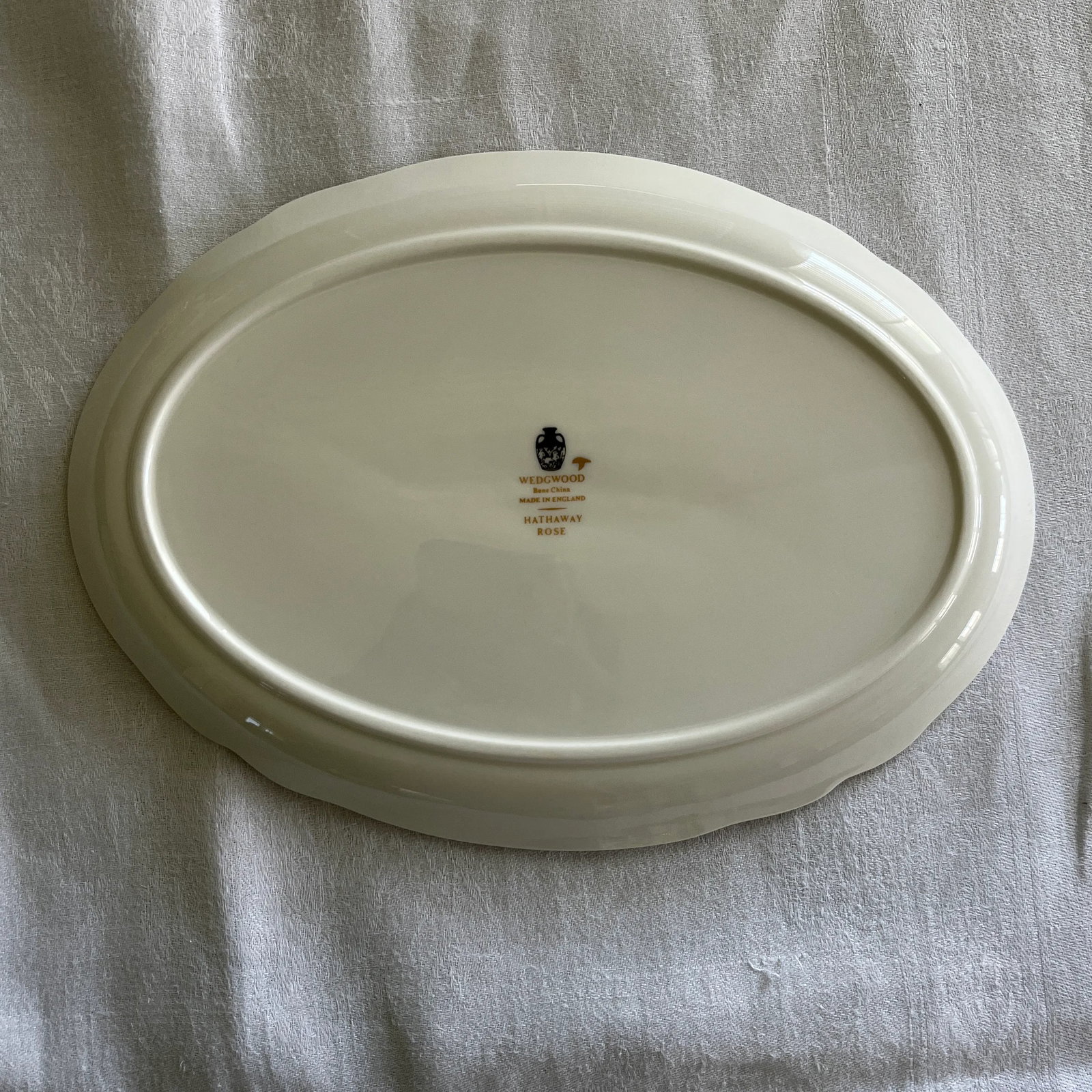 Wedgwood "Hathaway Rose" Oval Serving Plate Early 21st Century - 2
