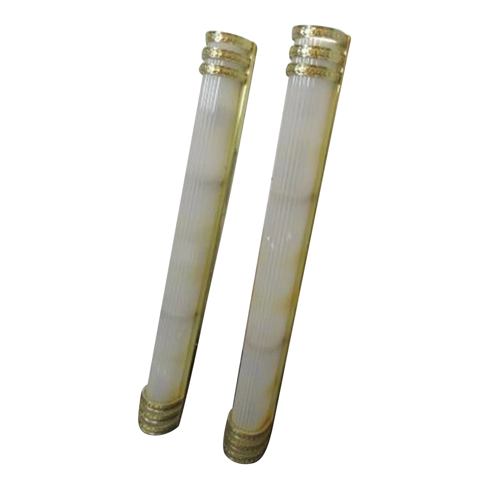 Pair of Mid 20th Century Wall Sconce Lights: With a unique cylindrical lucite cover, these wall mounted light fixtures offer a stylish way to light any interior. Please confirm item location with seller (NY/NJ). Ref: 8086-3820NM Condition: Alter