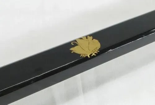 Early 20th Century Meiji Japanese Towel Rack Child's Kimono Lacquer Wood Black Gold Family Crest Dis - 11