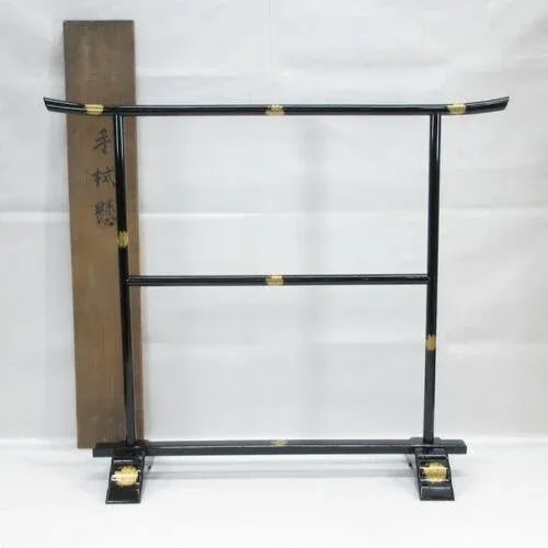 Early 20th Century Meiji Japanese Towel Rack Child's Kimono Lacquer Wood Black Gold Family Crest Dis - 2