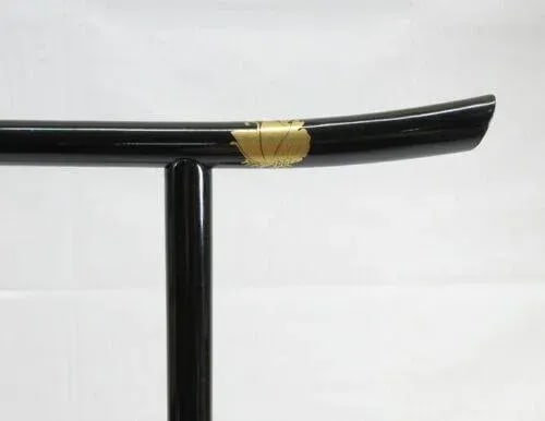 Early 20th Century Meiji Japanese Towel Rack Child's Kimono Lacquer Wood Black Gold Family Crest Dis - 6