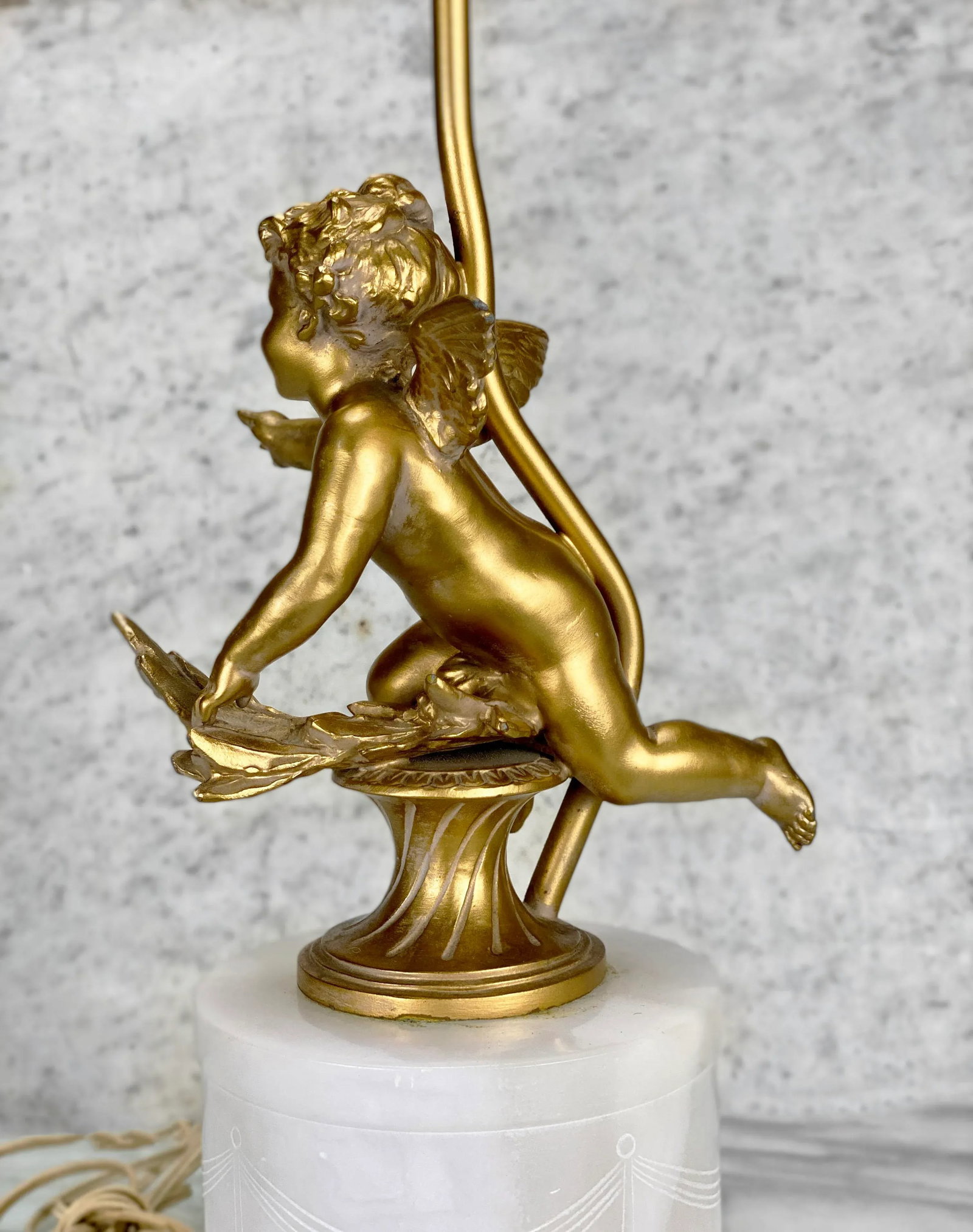 Vintage Italian Rococo Gold Gilded Cherub Onyx Table Lamp - 4
