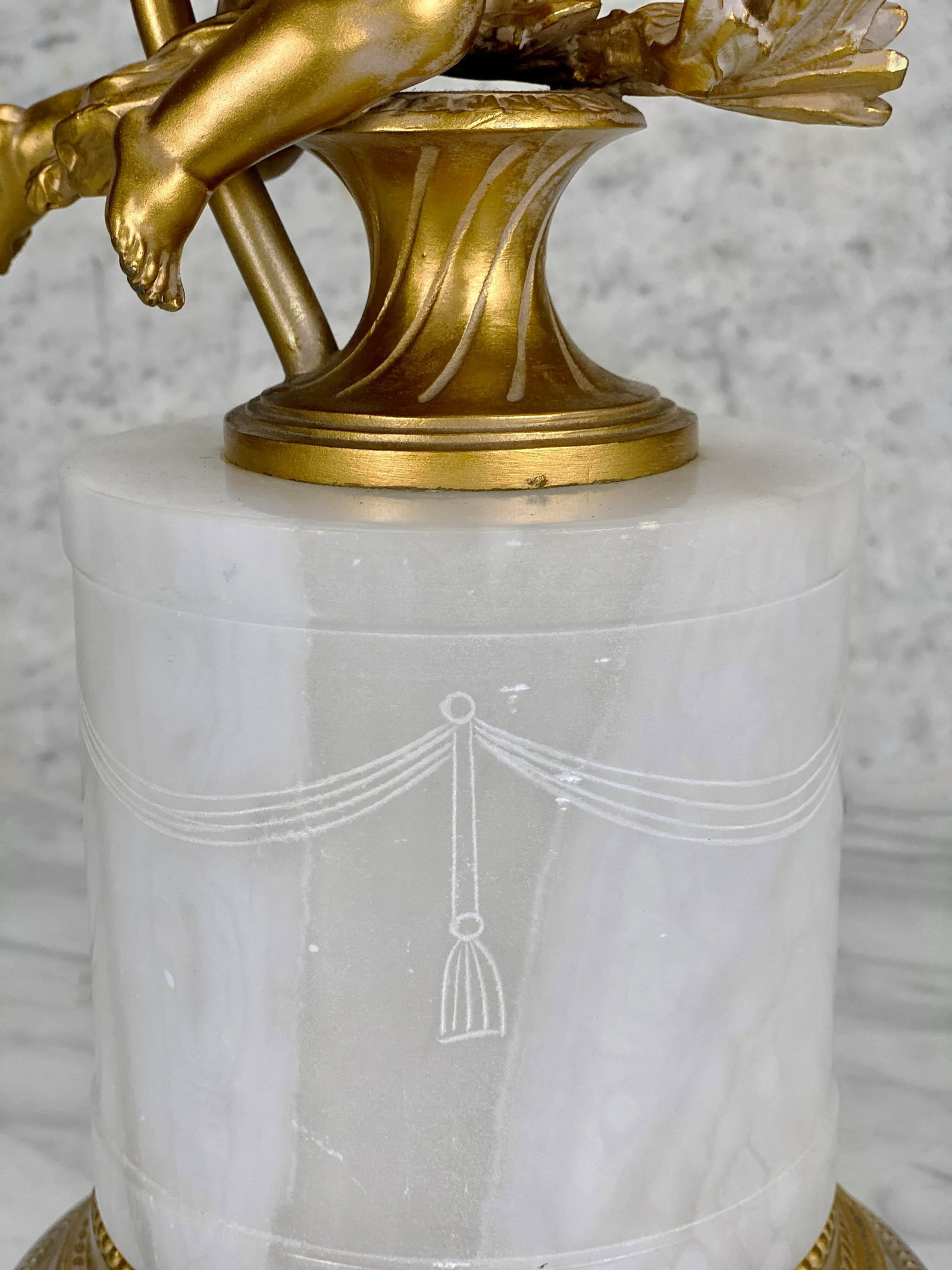 Vintage Italian Rococo Gold Gilded Cherub Onyx Table Lamp - 8
