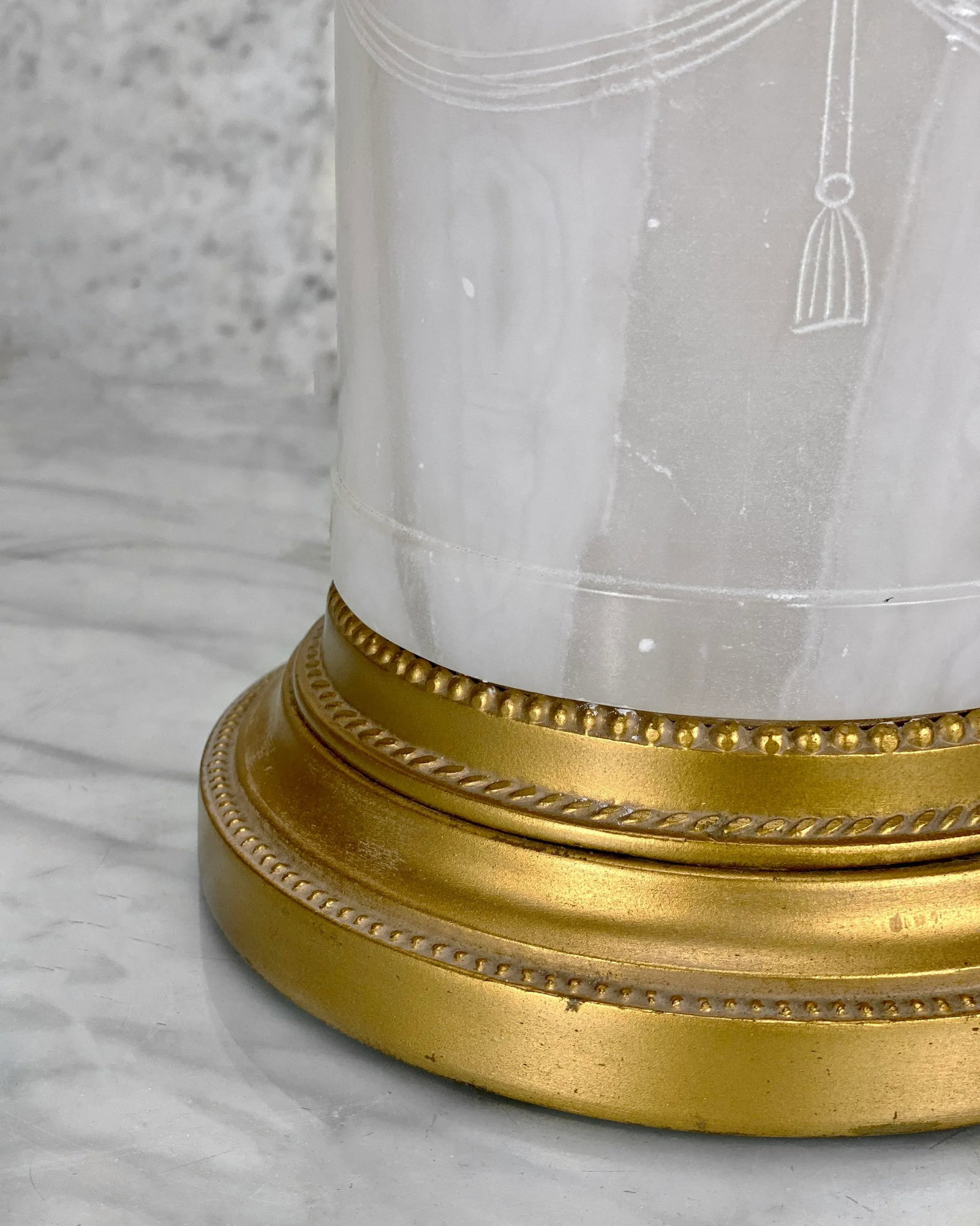 Vintage Italian Rococo Gold Gilded Cherub Onyx Table Lamp - 9