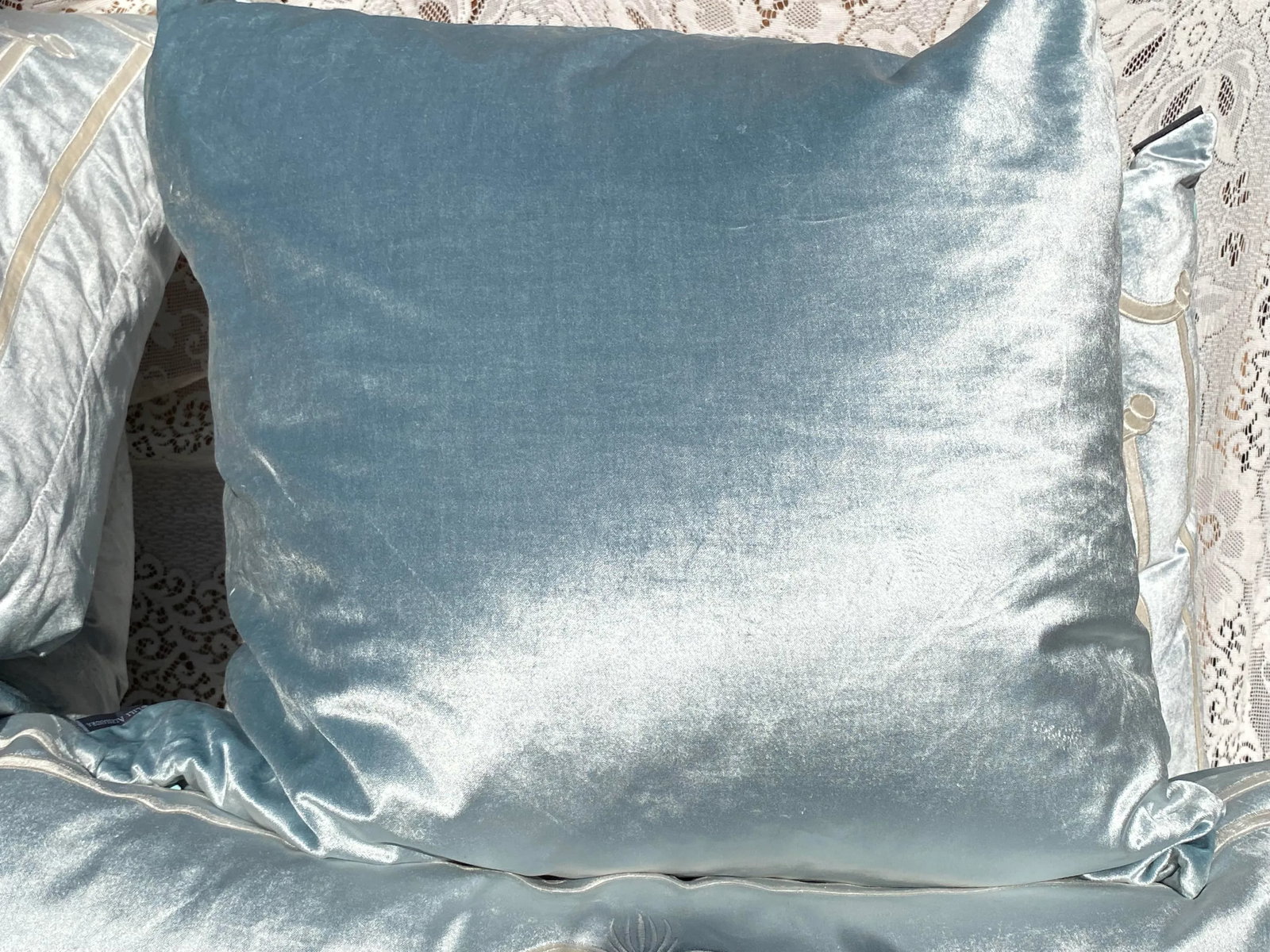 Lili Alessandra Set of 6 Bed Pillows Ice Blue Velvet Versailles - Early 21st Century - 7