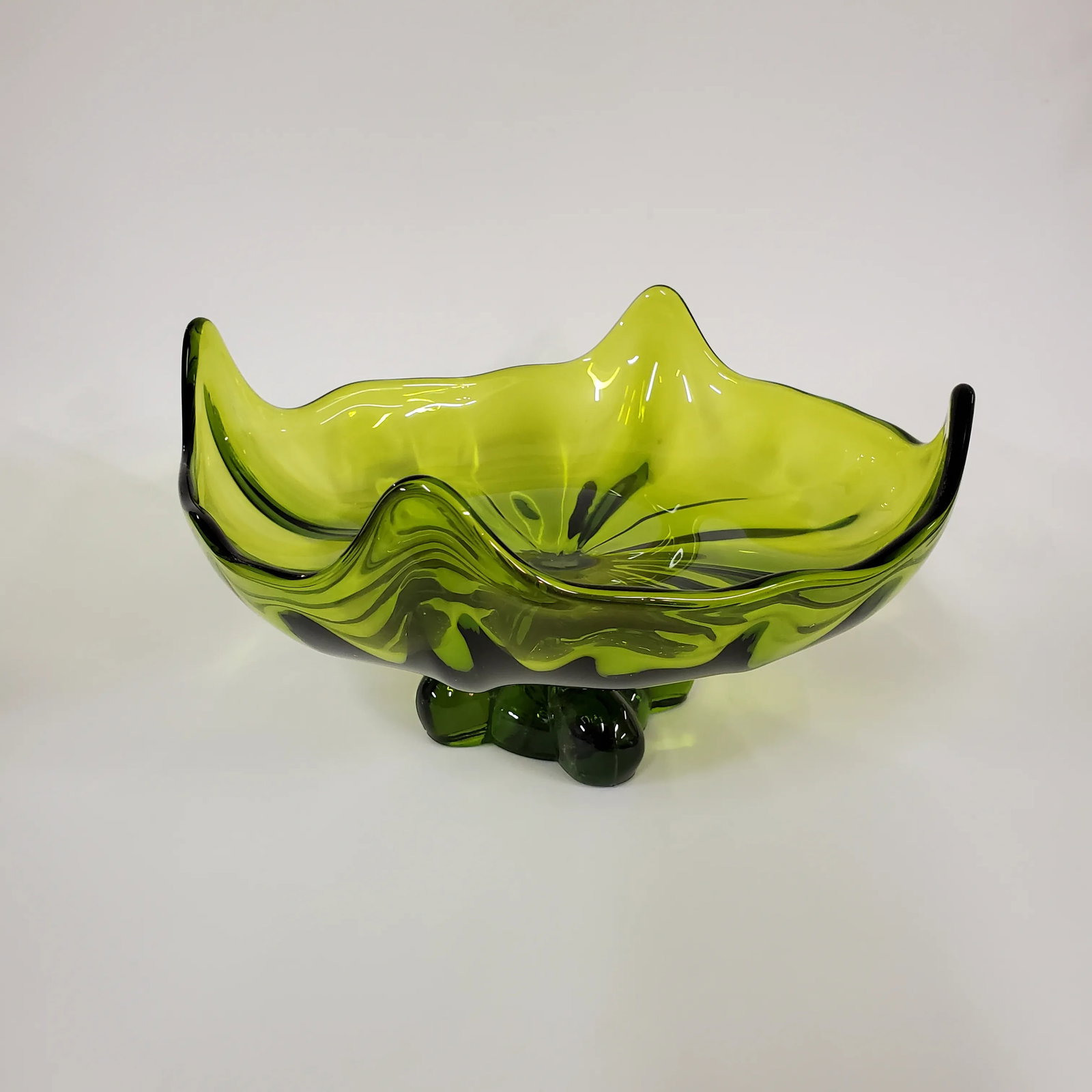 1960s Green Glass Pedestal Bowl by Viking - 6