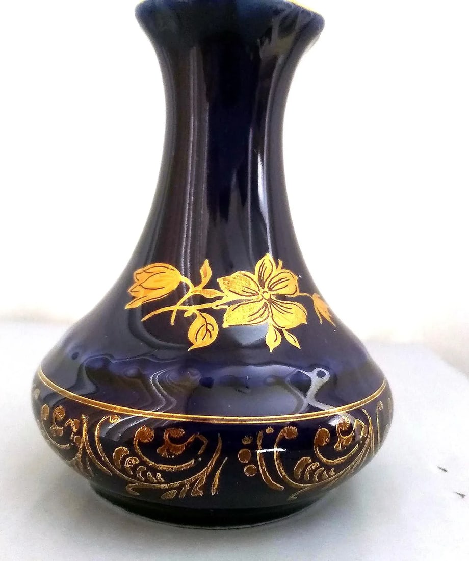 Mid 20th Century Pirkenhammer Hand-Painted Porcelain Mini Vase, Czech Republic - 4