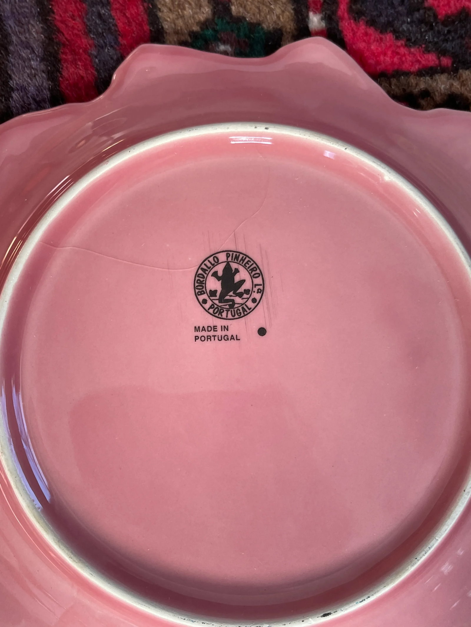 Late 20th Century Bordallo Pinheiro Pink Spring Motif Plate - 3