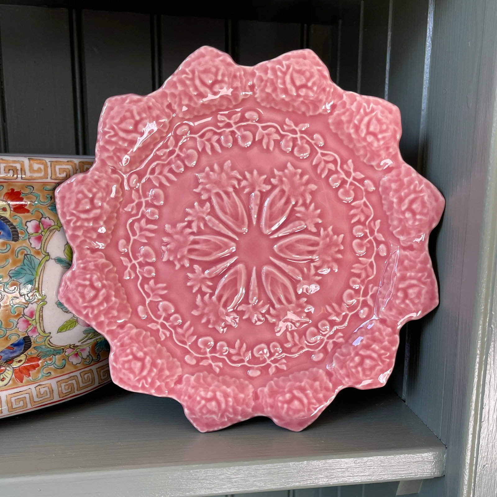 Late 20th Century Bordallo Pinheiro Pink Spring Motif Plate - 4