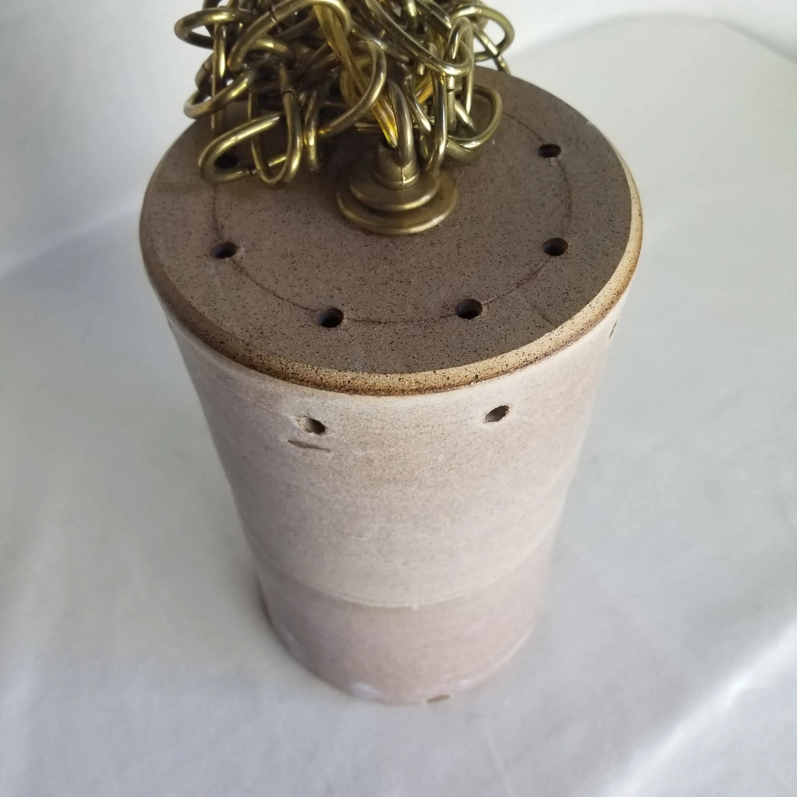 1970s Ceramic Pendant Light Fixture by Flynn Sochon With Brass Chain - 4