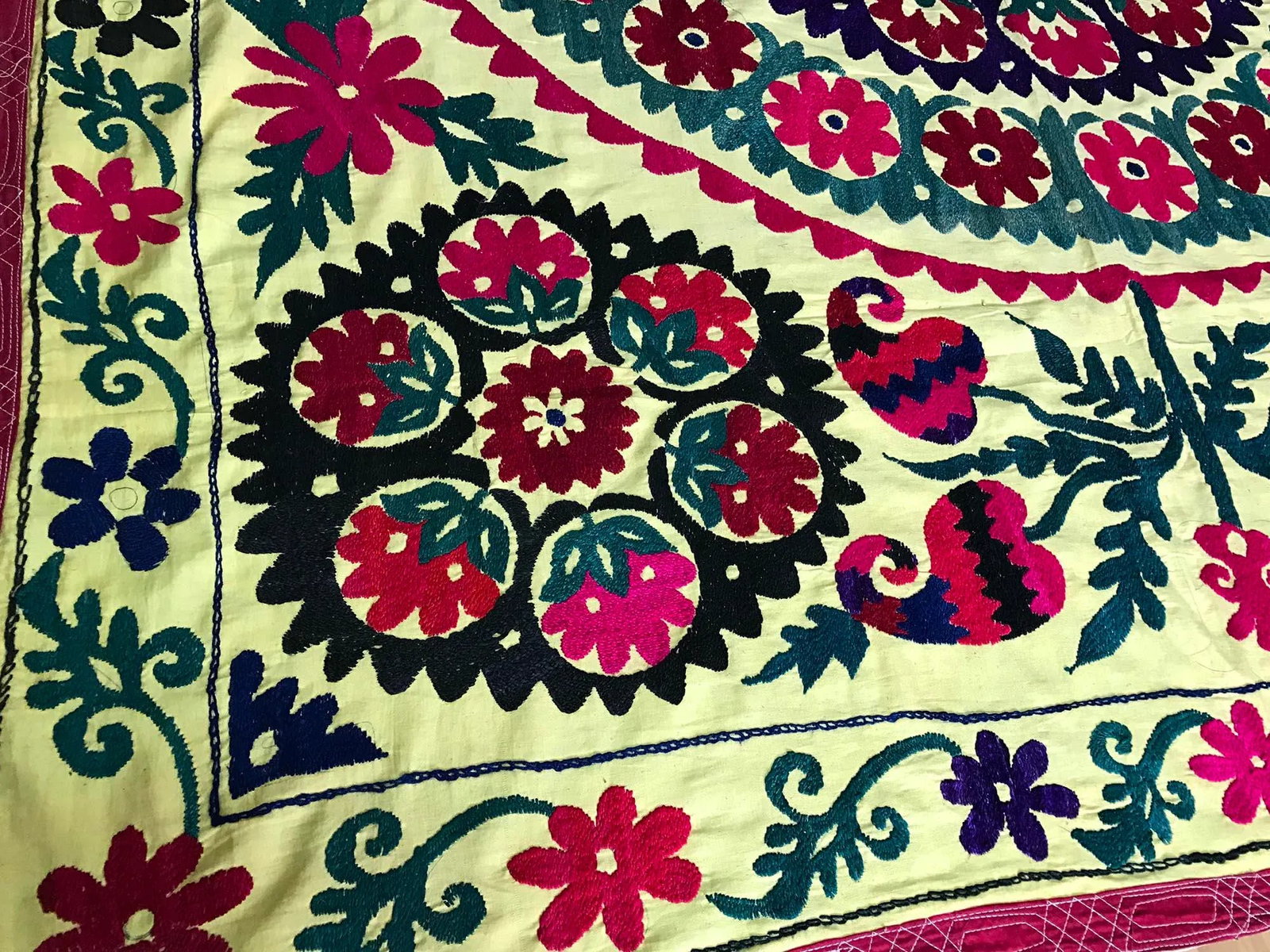 Vintage Yellow Bird Pattern Suzani - 6