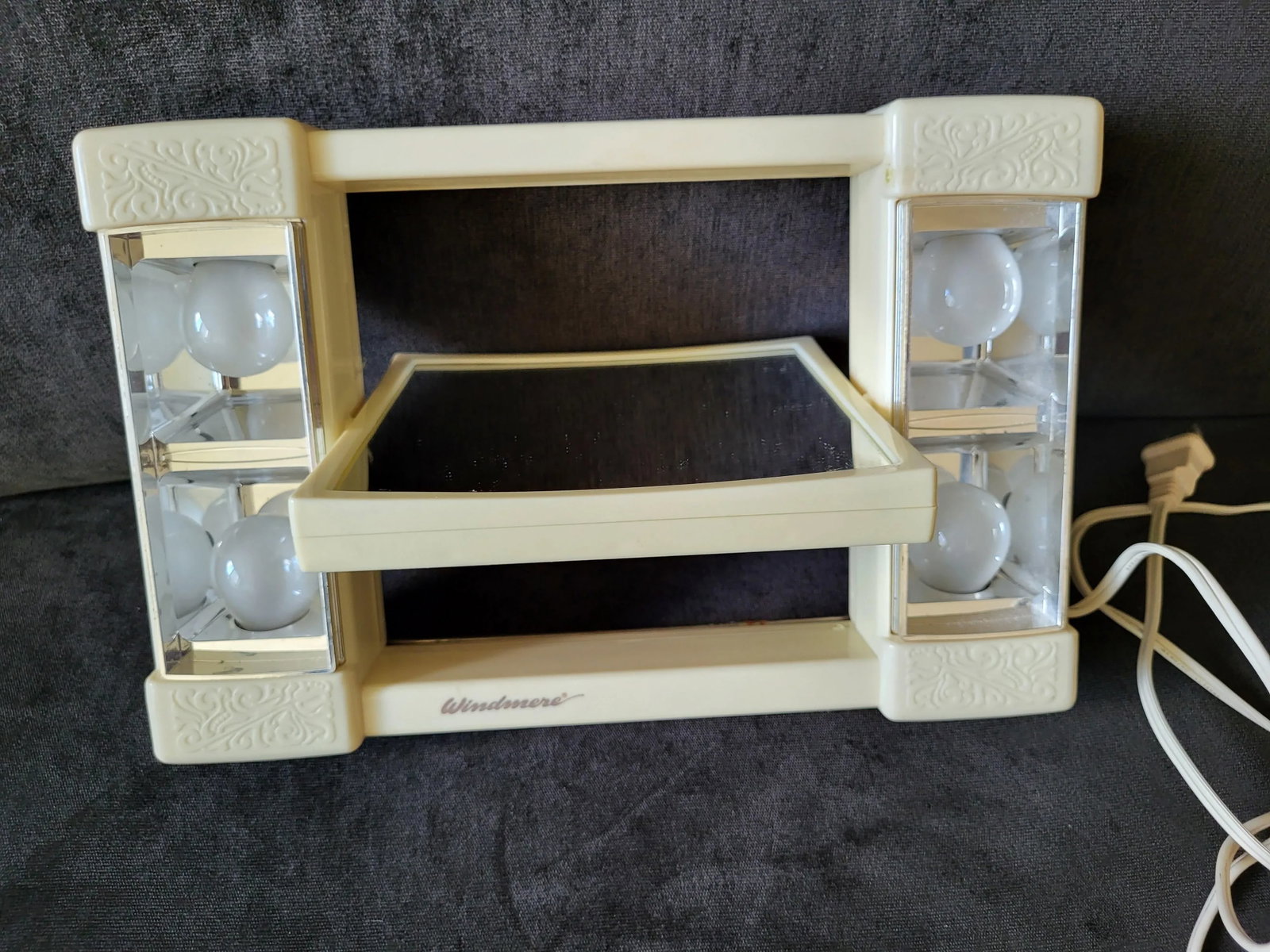 1990s Vanity Lighted Make Up Mirror With 2 Sided Swivel Magnification - 4