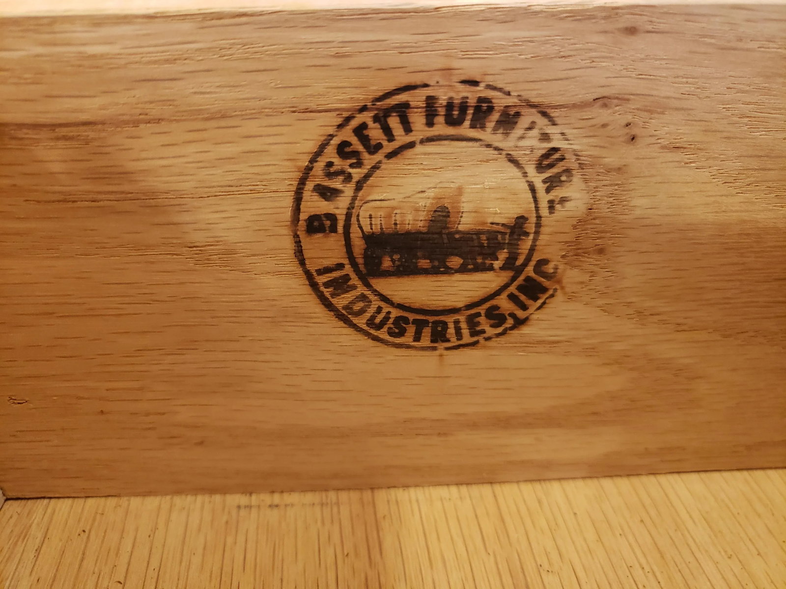 Late 20th Century Mid Century Modern Basset Chest of Drawers - 8