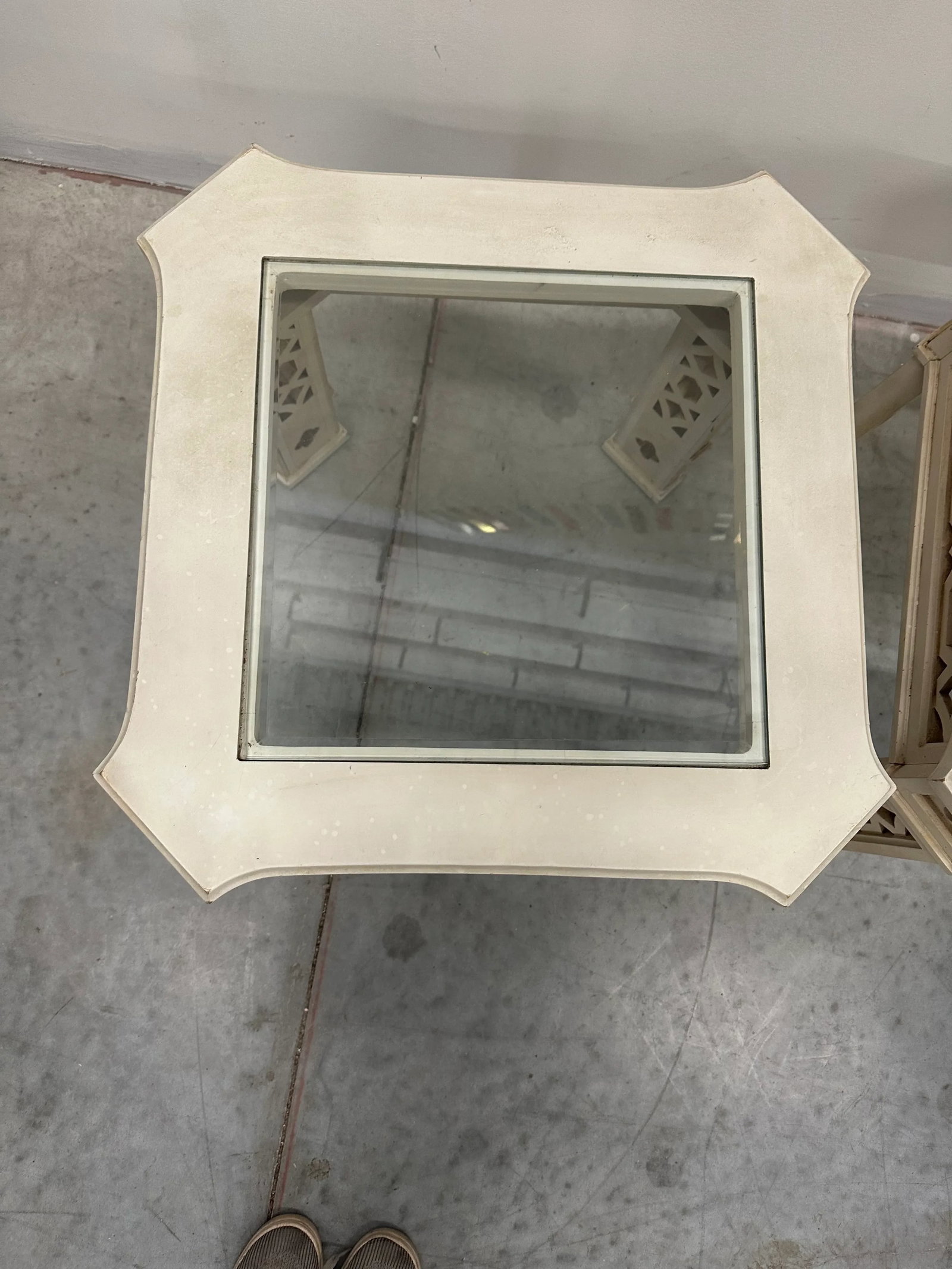 Mid 20th Century Pair of Chinese Chippendale Fretwork Side Tables - 4
