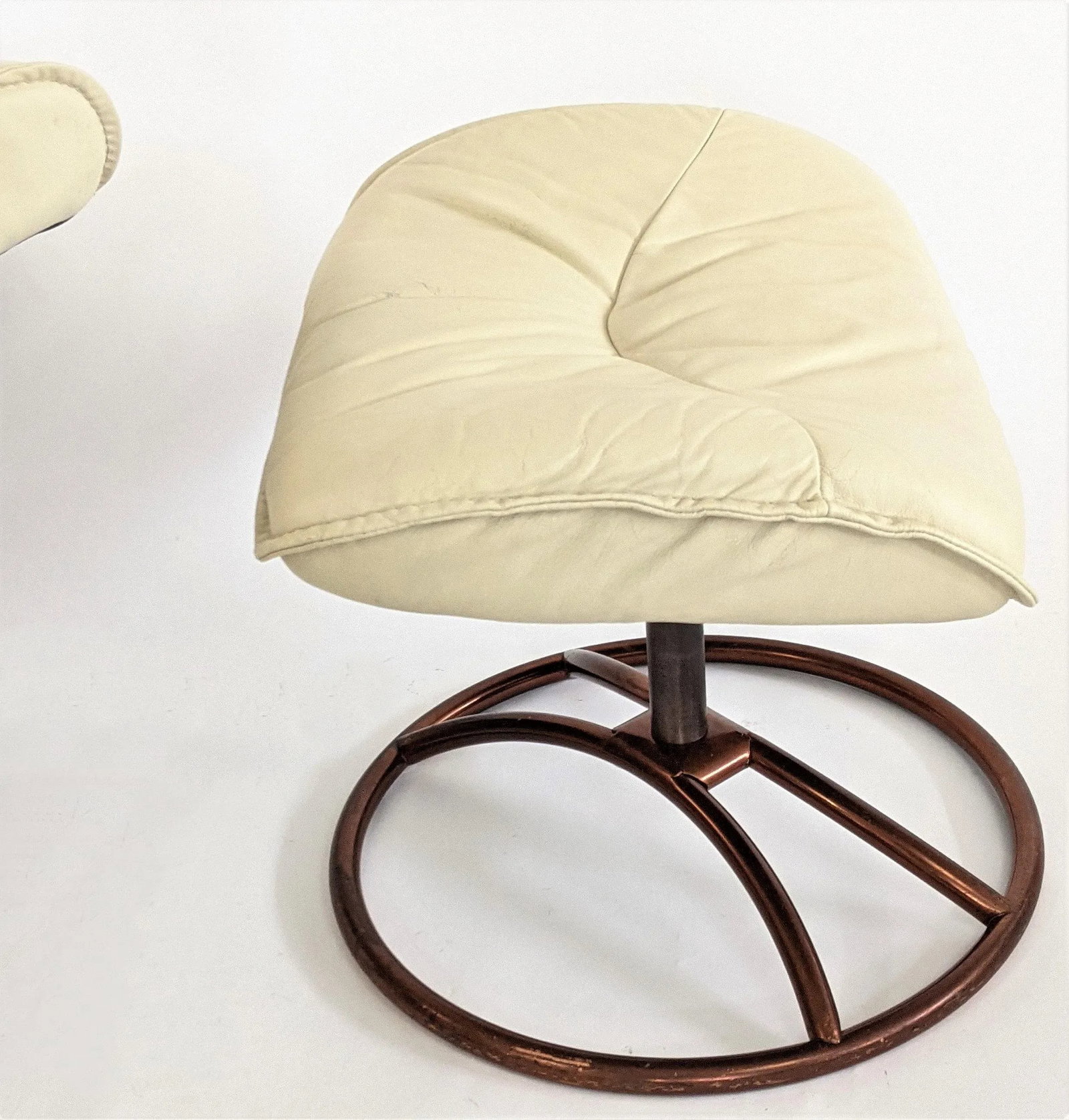 Vintage Ekornes Stressles Lounge Chair With Footrest - 9