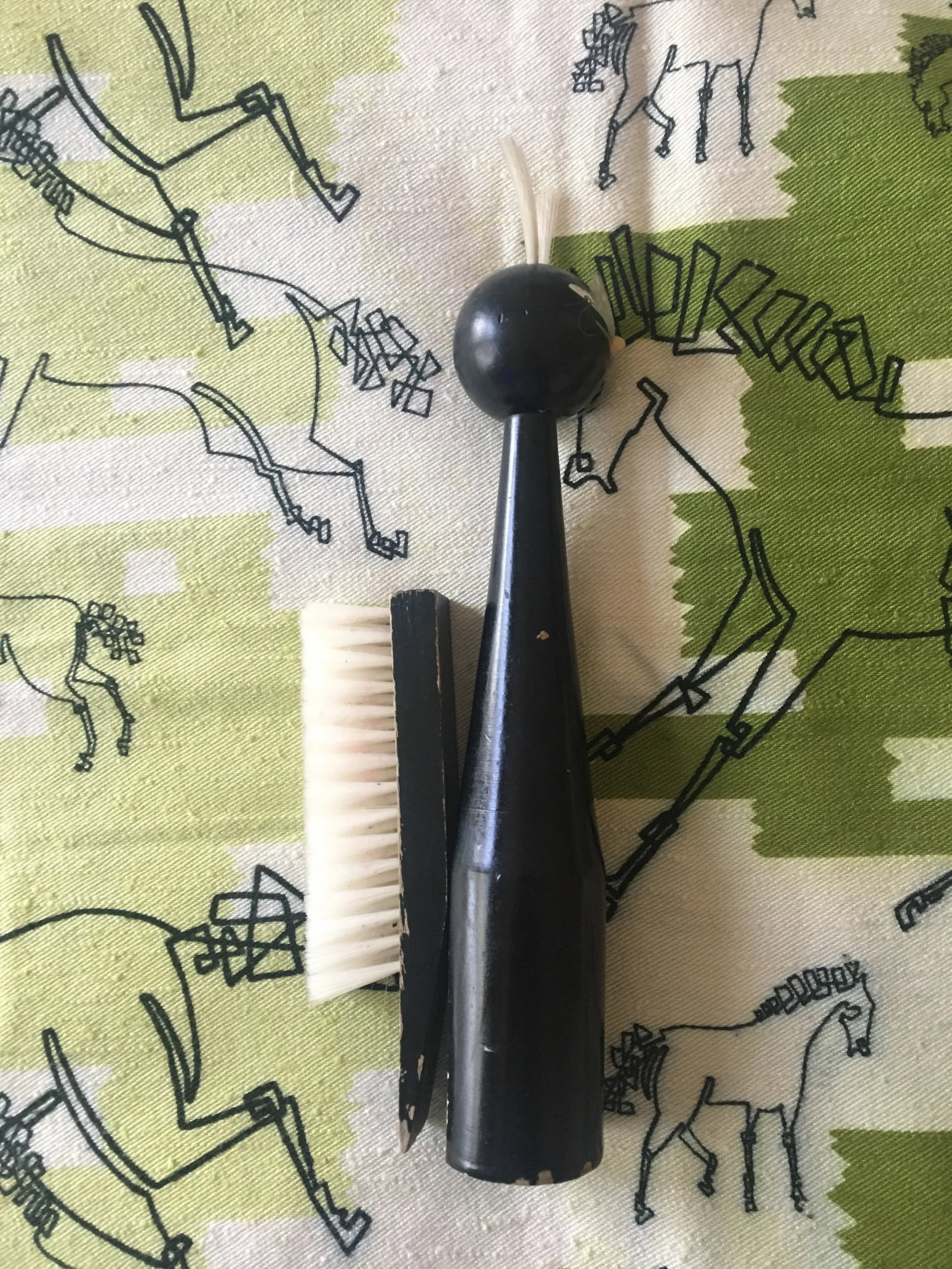 Mid-Century Modern Wooden Black Cat Clothes Brush - 3