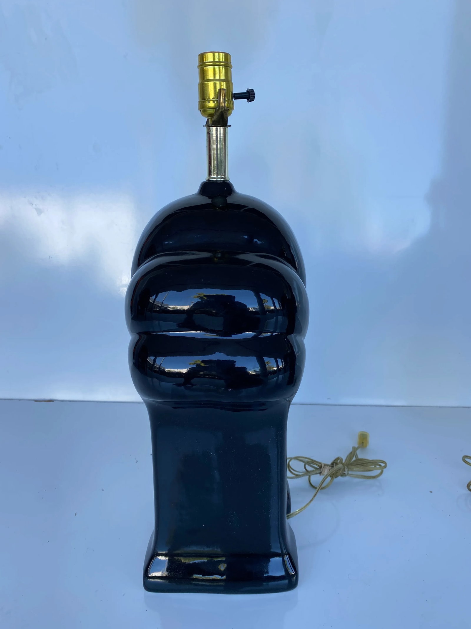 Vintage Pair of Postmodern Art Deco Revival Black Ceramic Lamps - 4