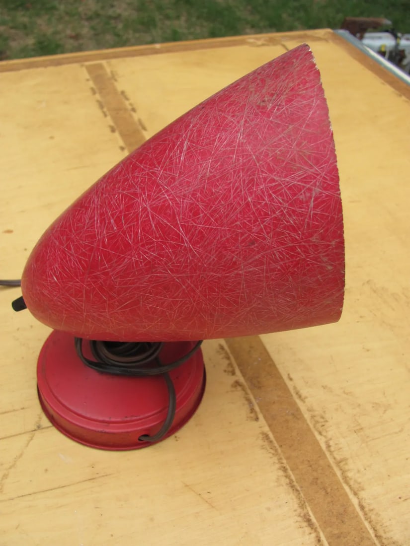 Vintage Mid-Century Red Fiberglass Wall / Desk Lamp Made in the U.S.A. - 2
