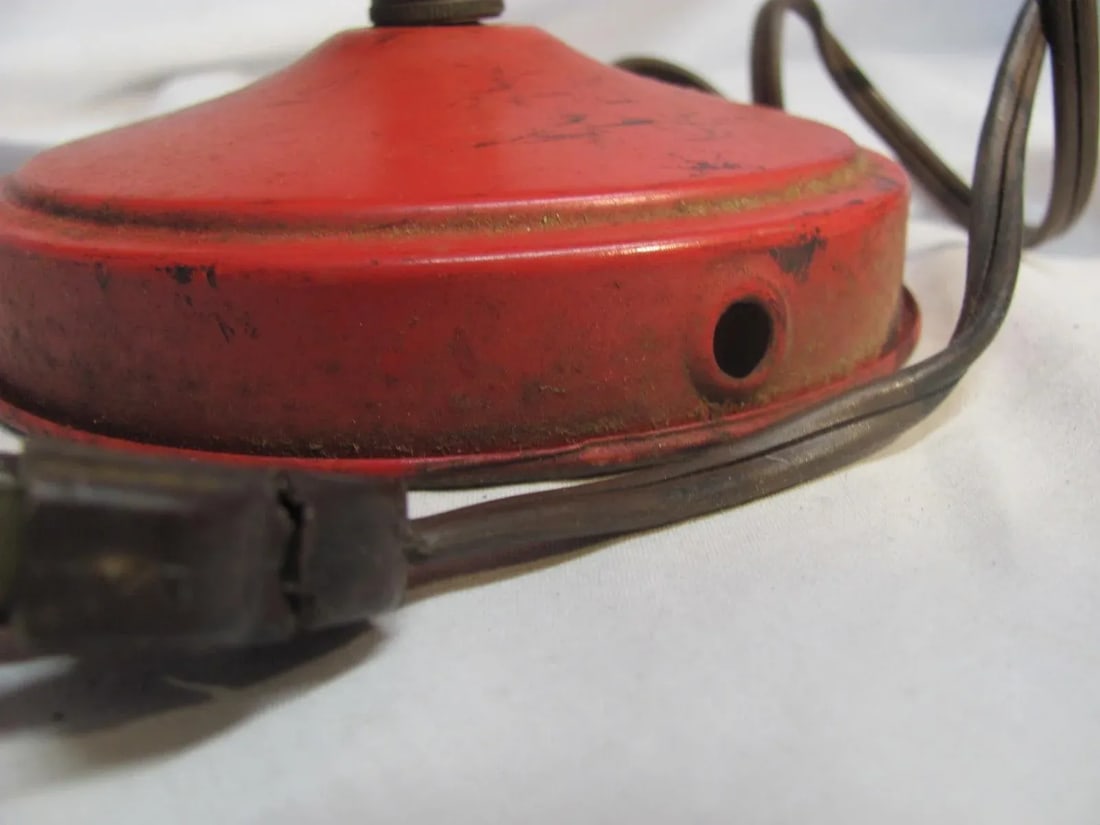 Vintage Mid-Century Red Fiberglass Wall / Desk Lamp Made in the U.S.A. - 7