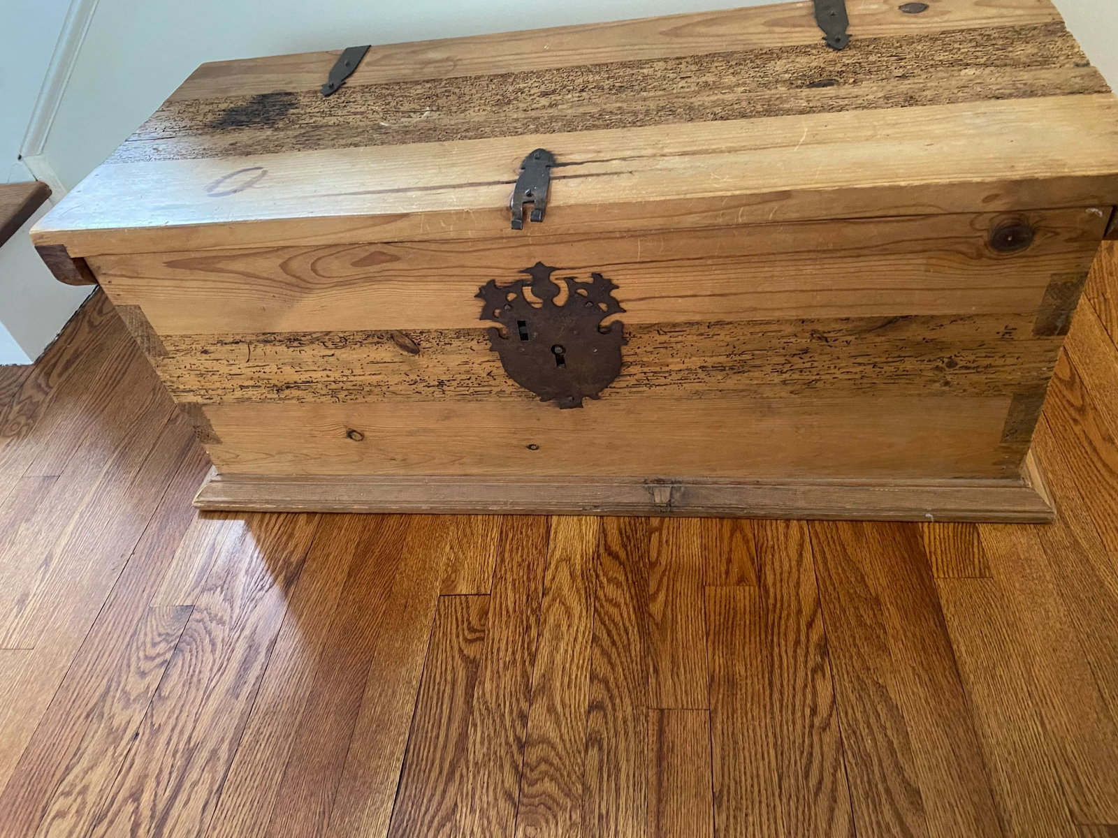 1980s Vintage Wood Chest - 3