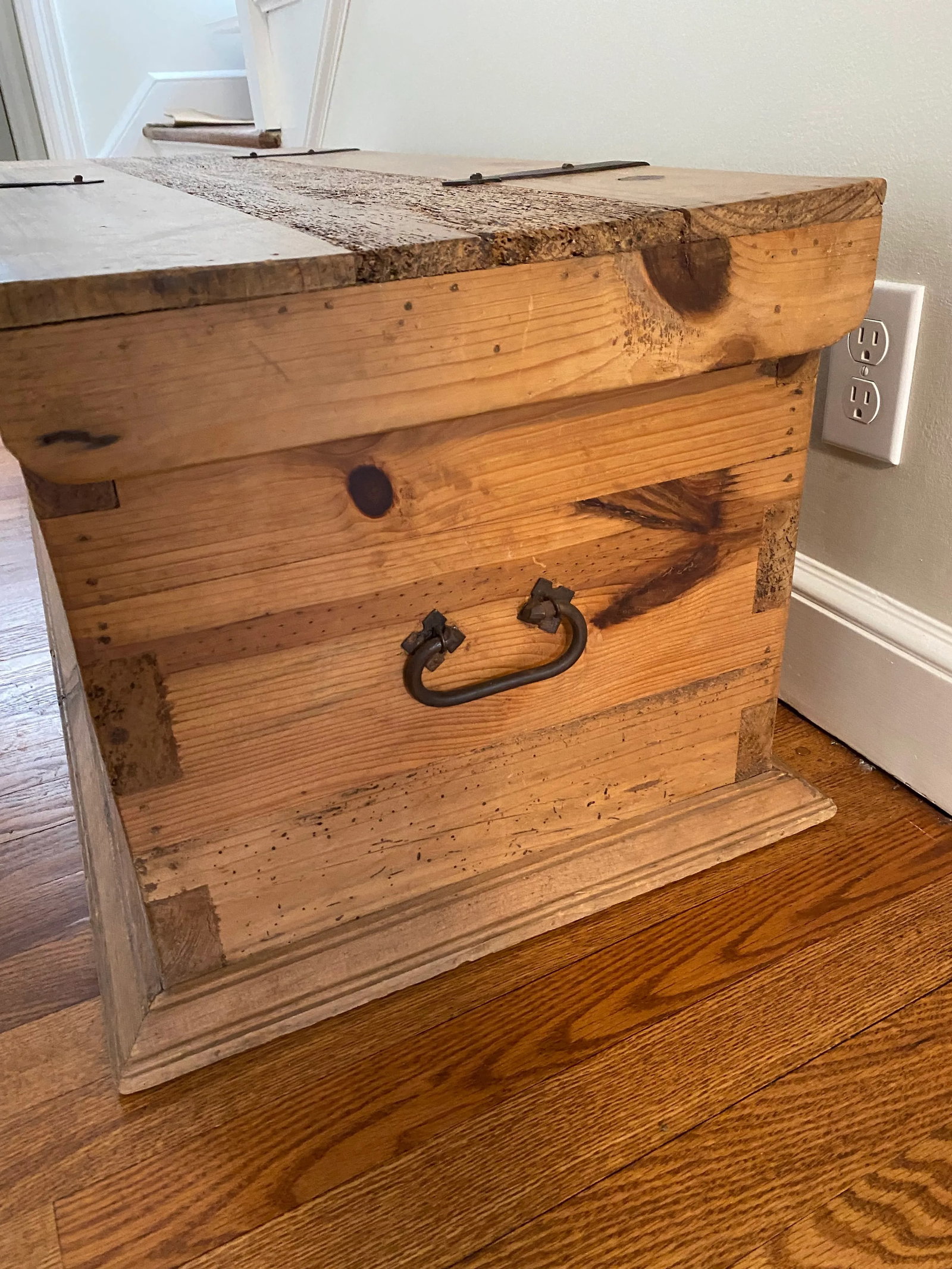 1980s Vintage Wood Chest - 4