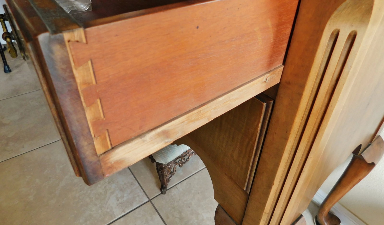 Berkey & Gay Antique Tiger Maple Wood Sideboard Buffet Early 20th Century - 9