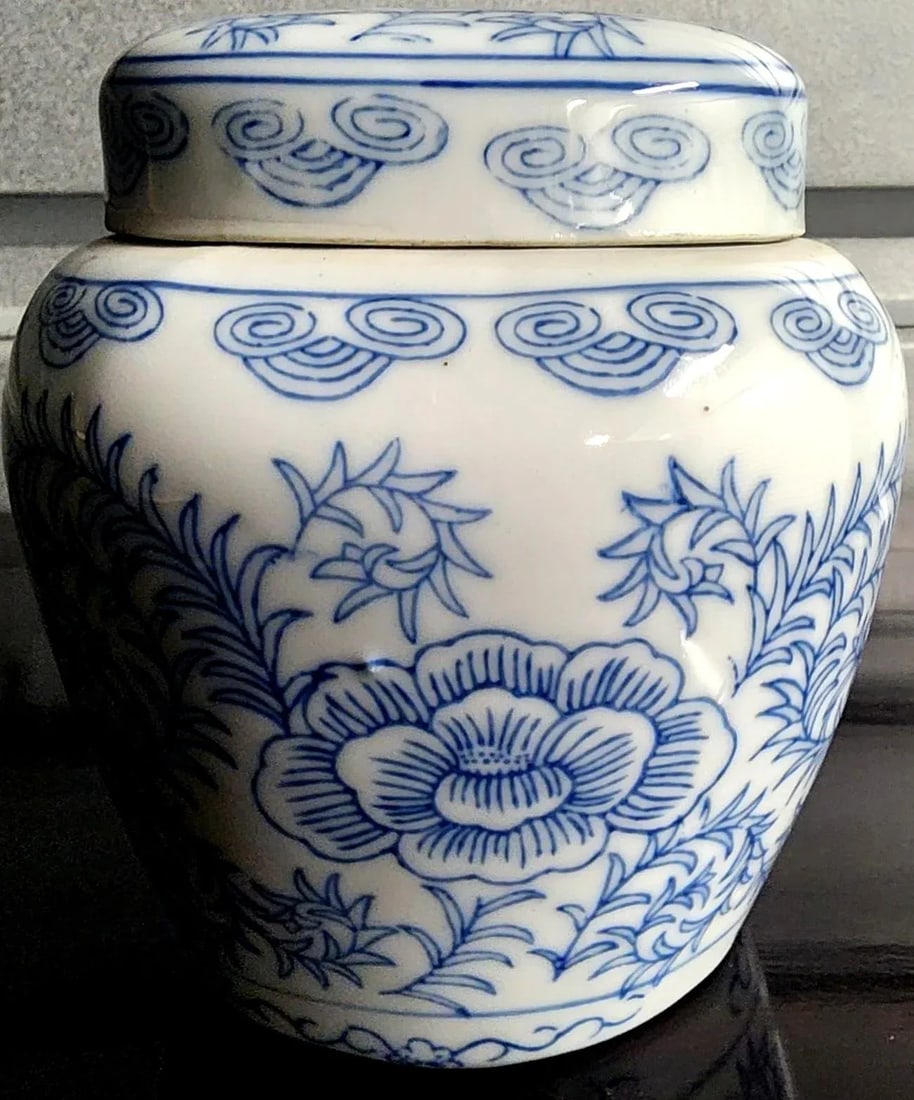 Beautiful Vintage Chinese Fine Ceramic Glazed Lidded Floral Jar - 3