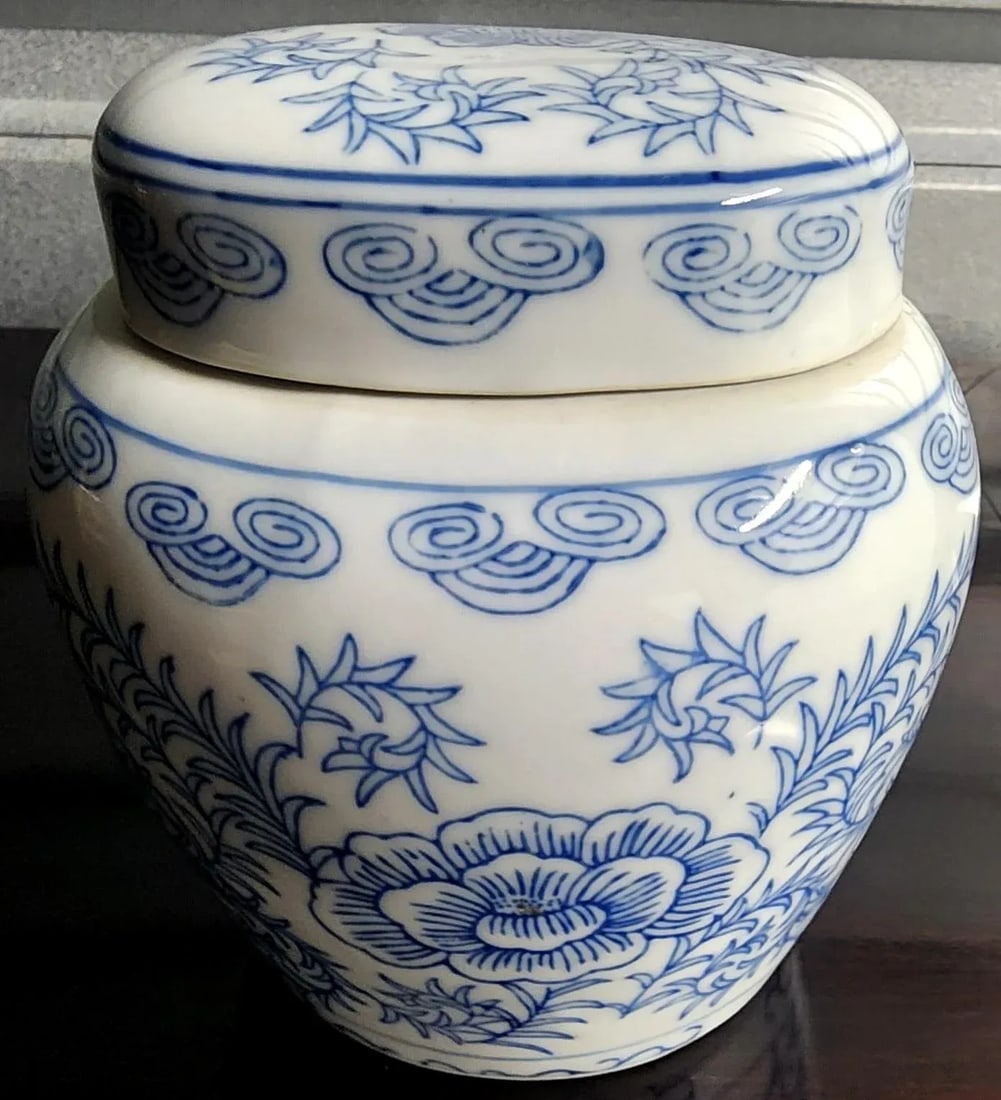Beautiful Vintage Chinese Fine Ceramic Glazed Lidded Floral Jar - 5
