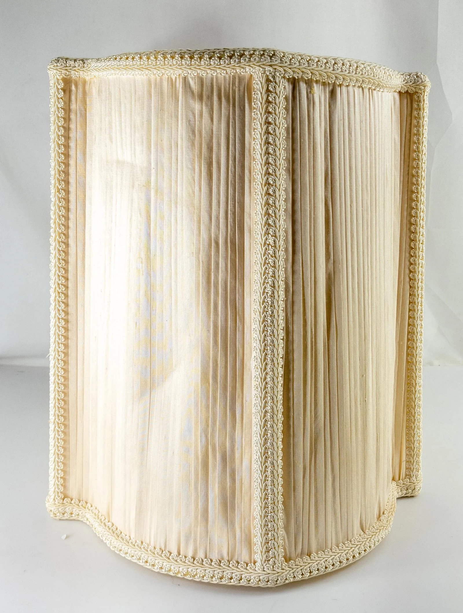 20th Century Decorative Fancy White Cream Colored Lamp Shade - 5