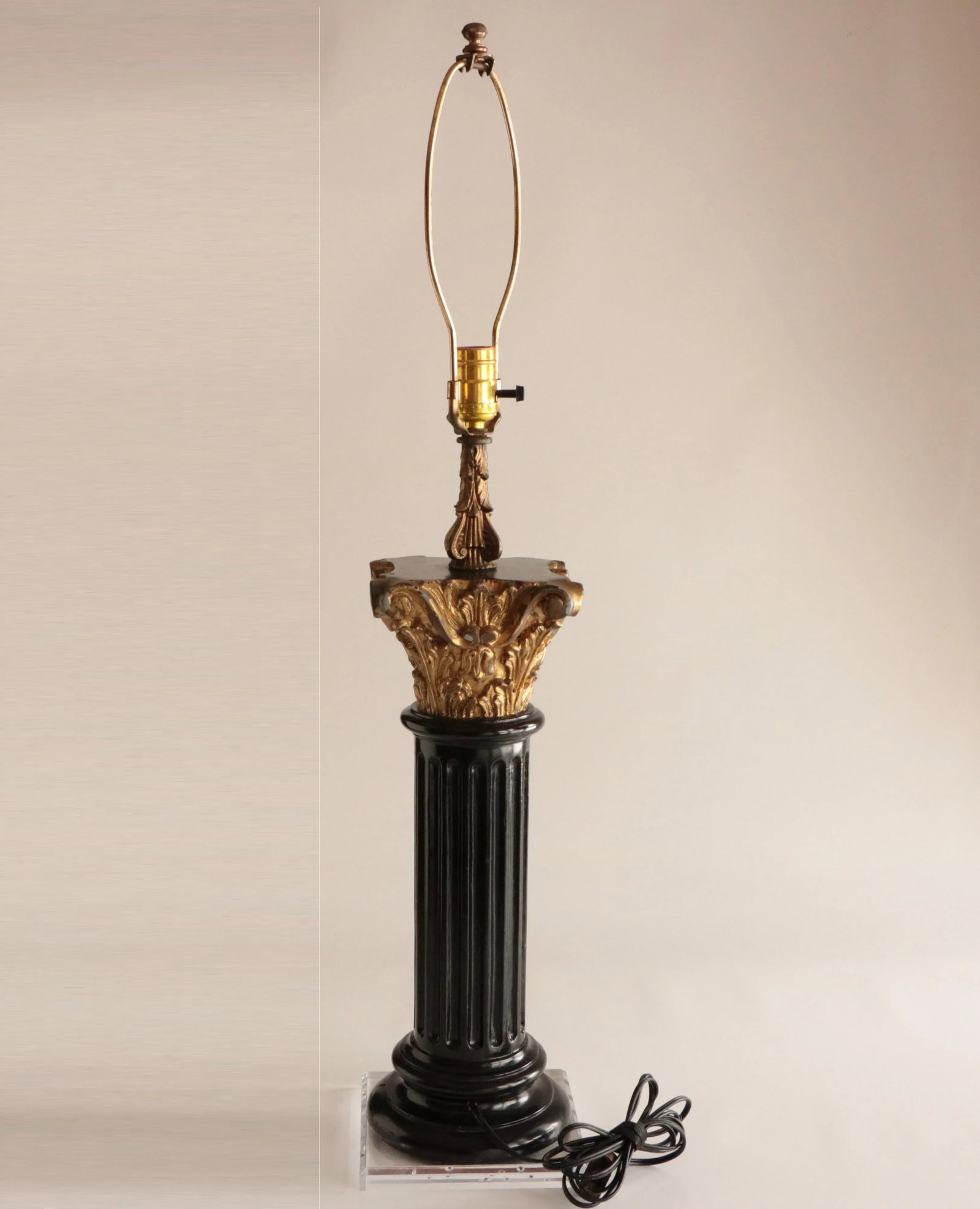 Carved Wood Corinthian Column Table Lamp - 4