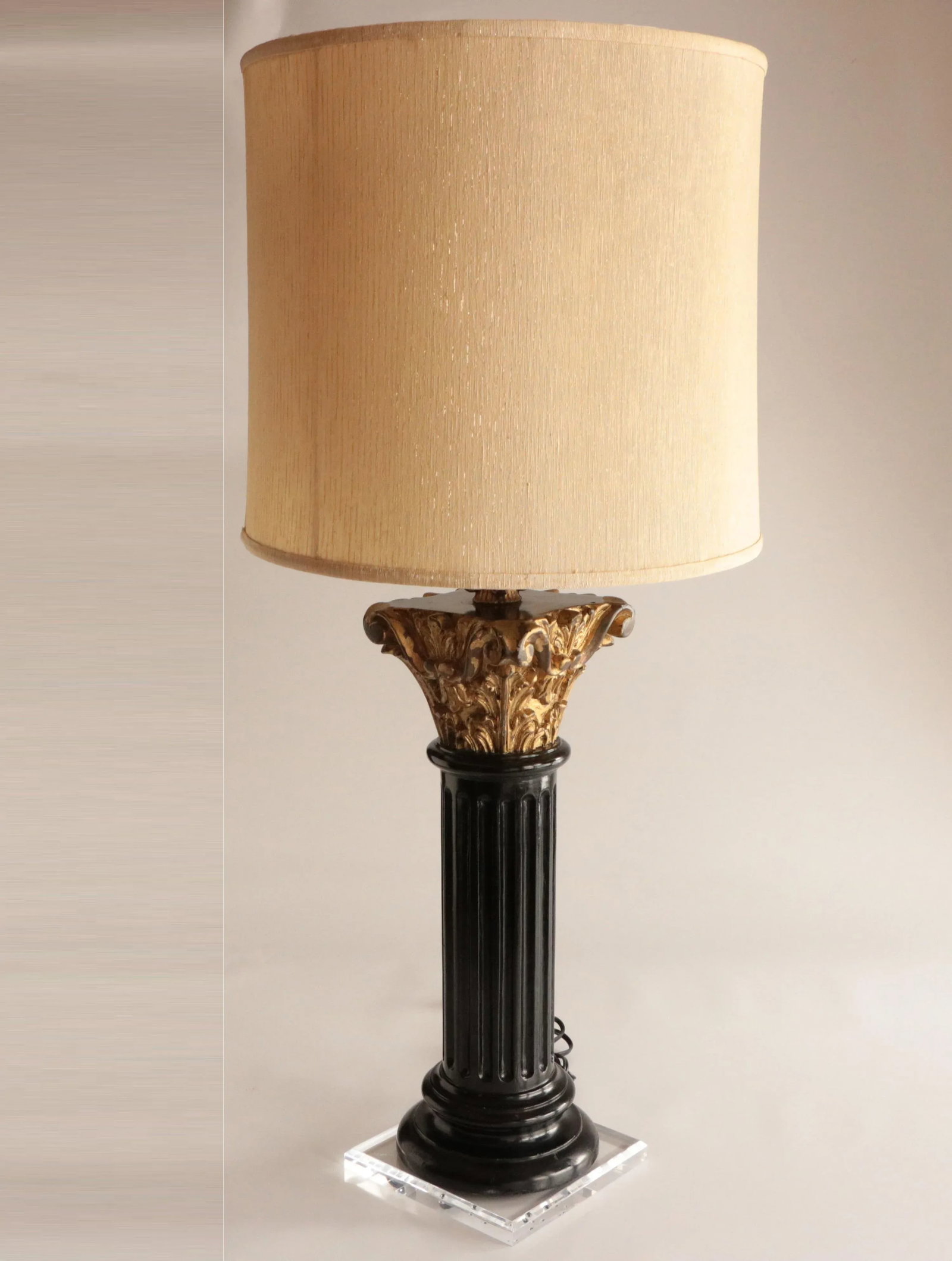 Carved Wood Corinthian Column Table Lamp - 6