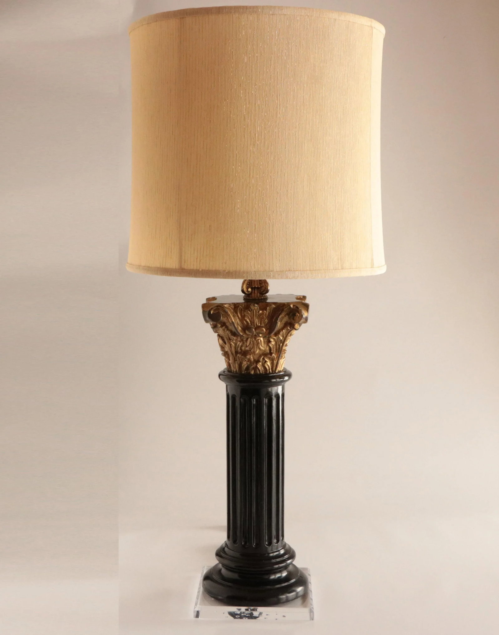 Carved Wood Corinthian Column Table Lamp - 7
