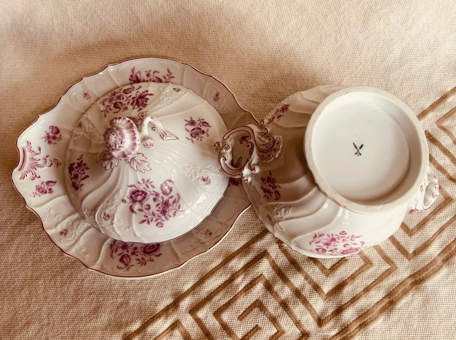 French Porcelain Sauce Tureen Set With Lid & Underplate, Circa 1820 - Rose Floral - 10