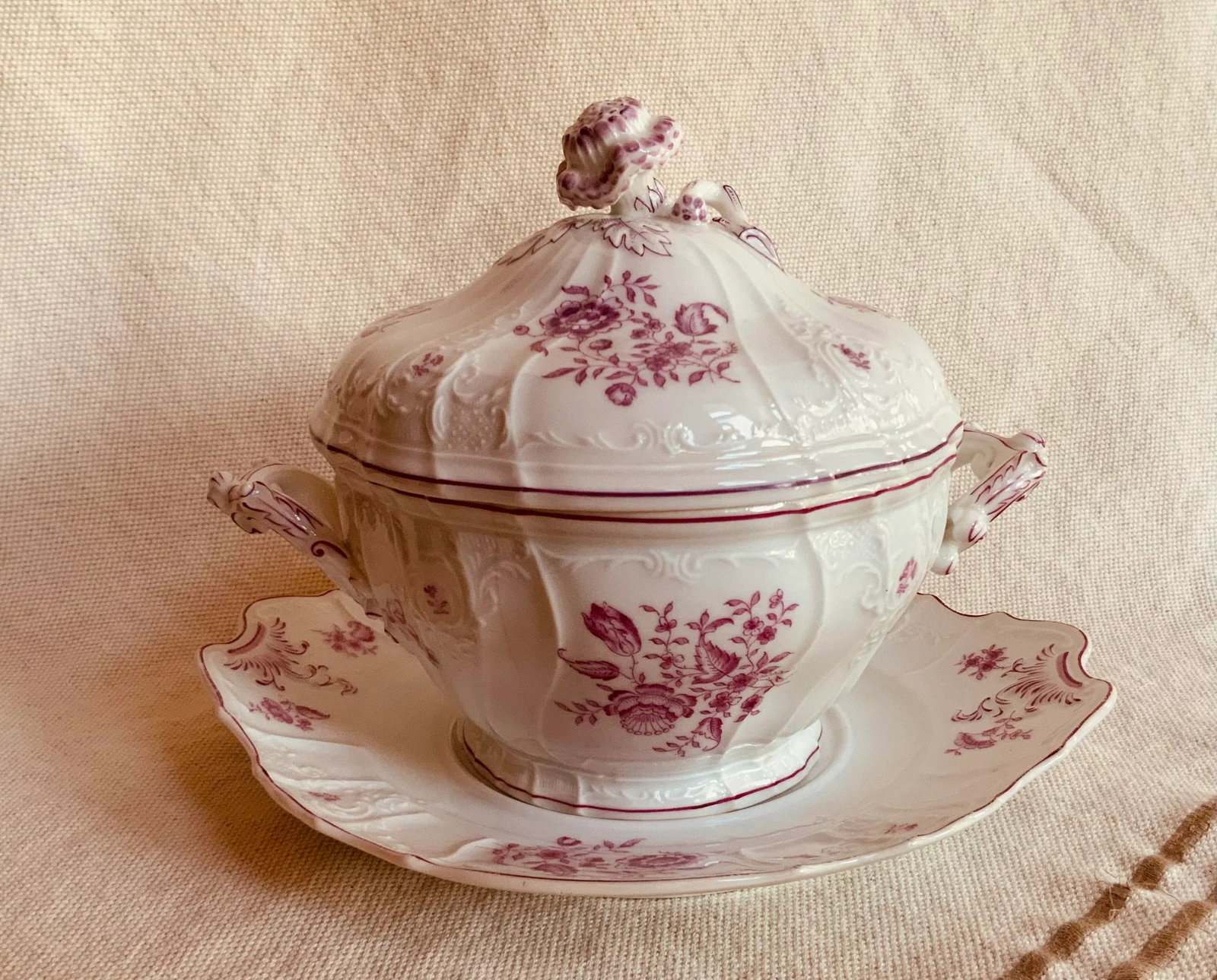 French Porcelain Sauce Tureen Set With Lid & Underplate, Circa 1820 - Rose Floral - 11