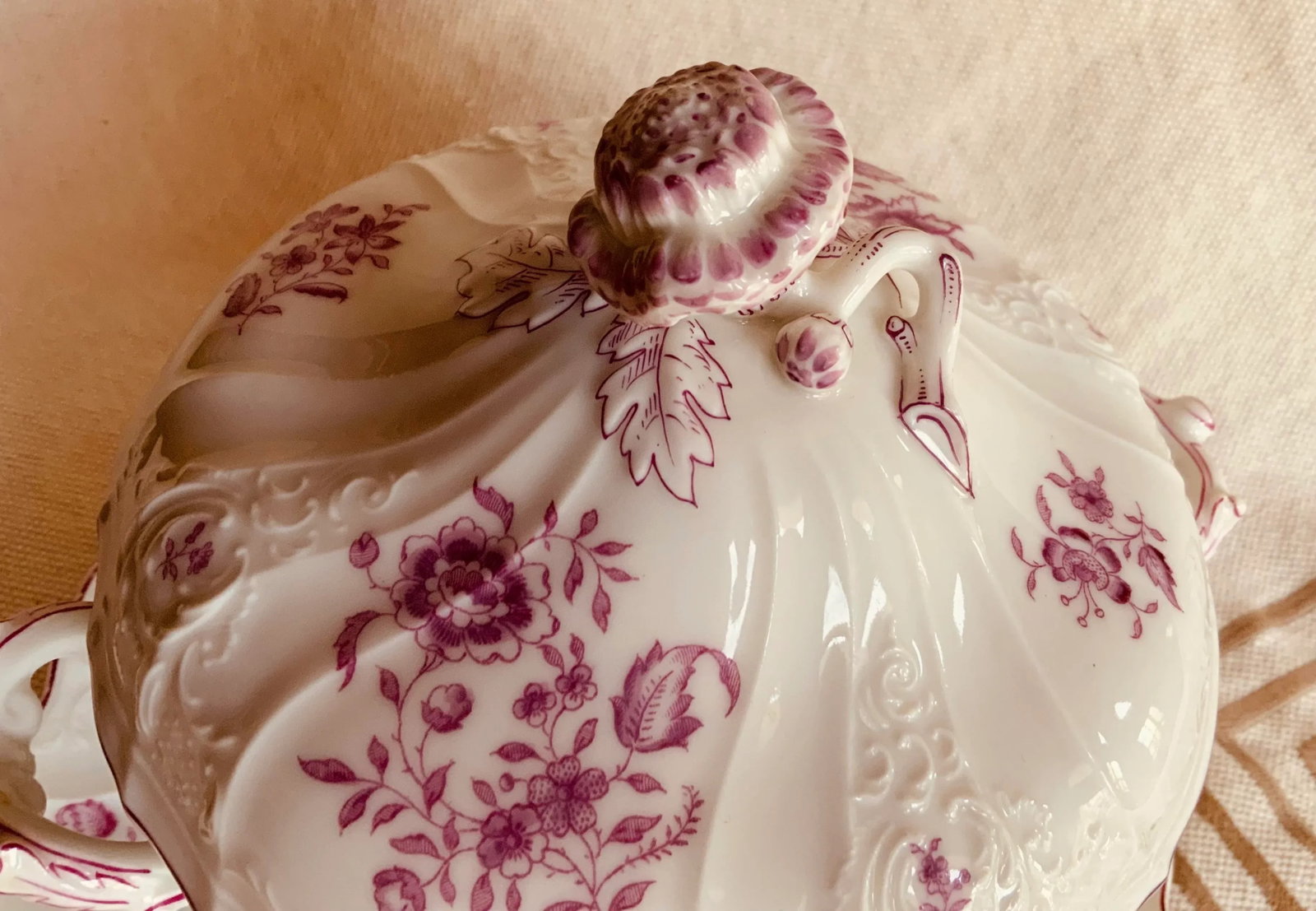 French Porcelain Sauce Tureen Set With Lid & Underplate, Circa 1820 - Rose Floral - 3