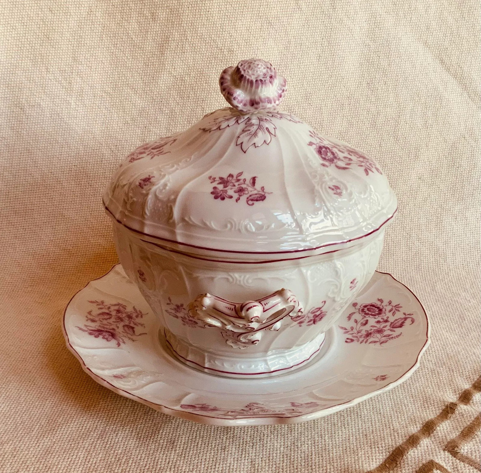 French Porcelain Sauce Tureen Set With Lid & Underplate, Circa 1820 - Rose Floral - 4
