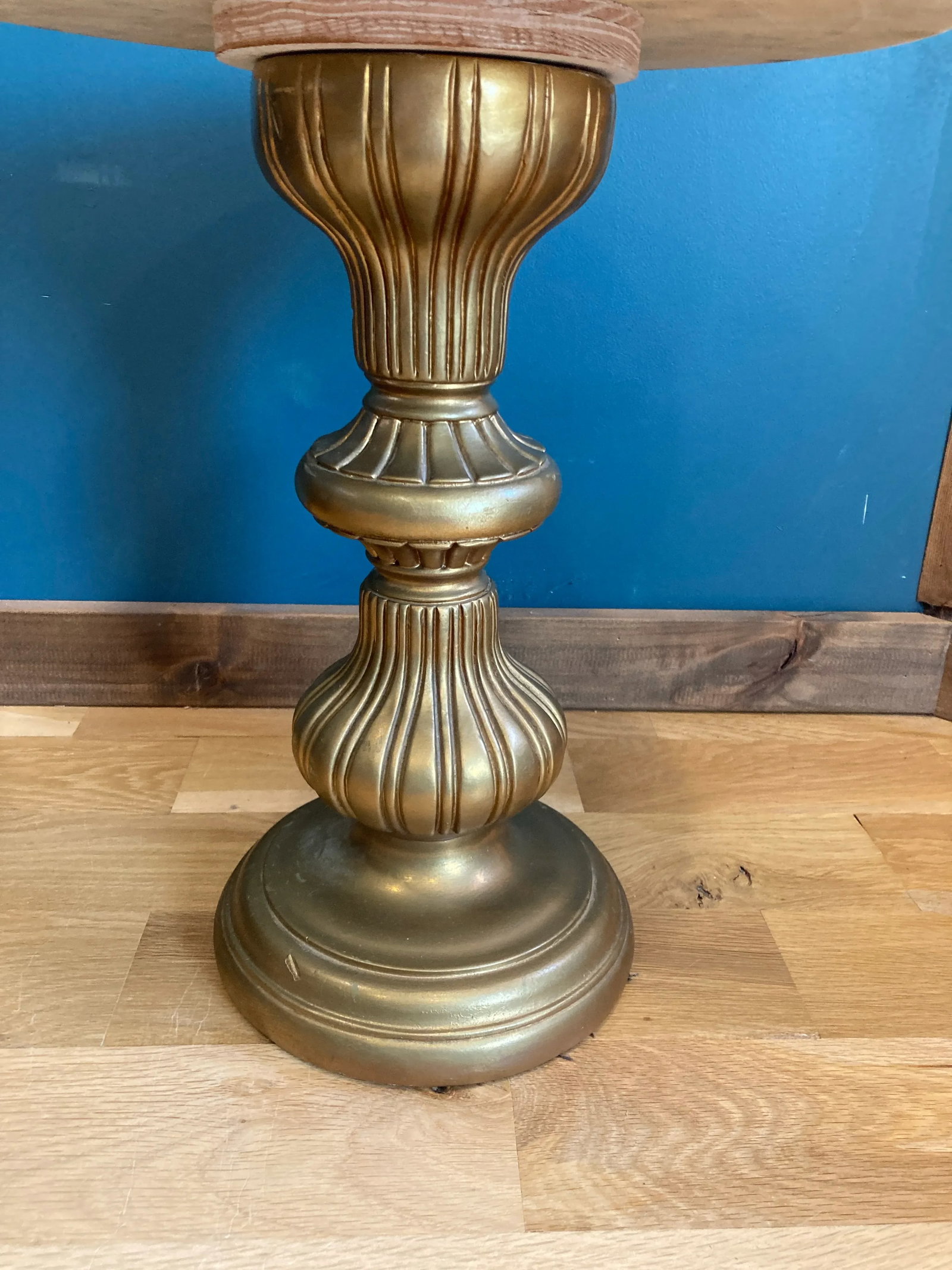 Mid 20th Century Italian Marble Small Table With Gold Base - 3