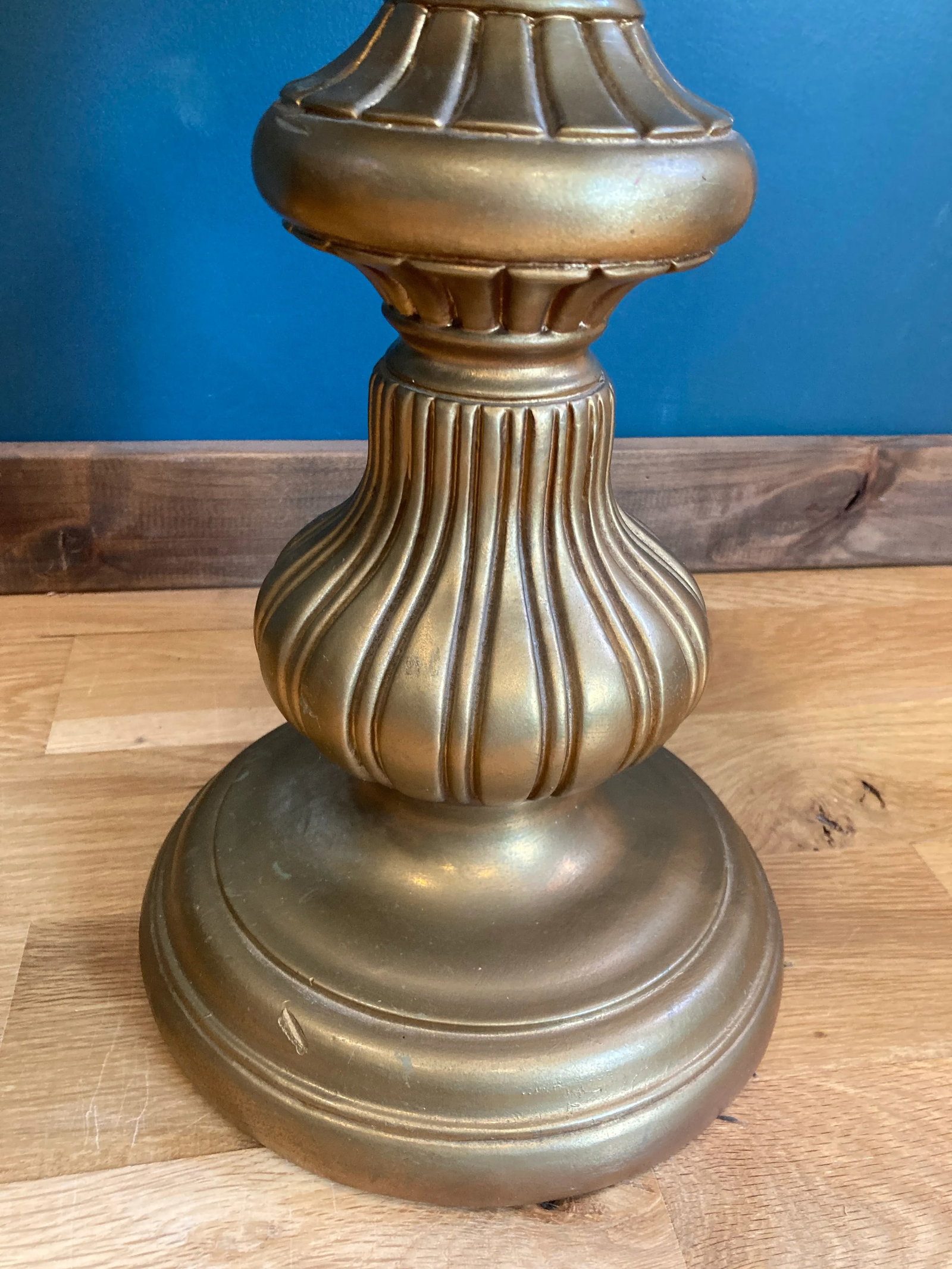Mid 20th Century Italian Marble Small Table With Gold Base - 6