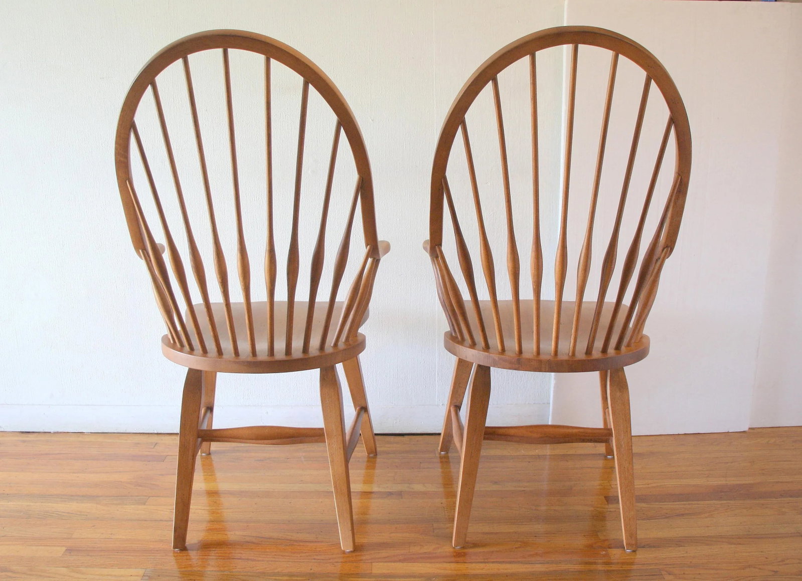 Mid Century Modern Style Pair of Windsor Chairs by Broyhill - 4